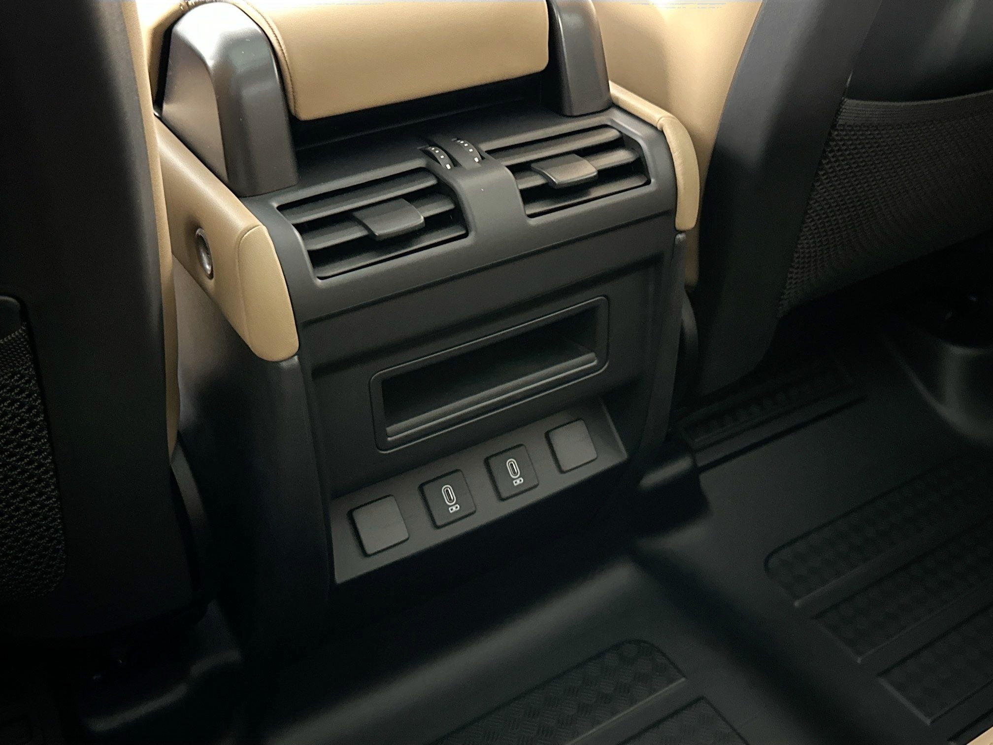 2026 Land Rover Defender 110 S