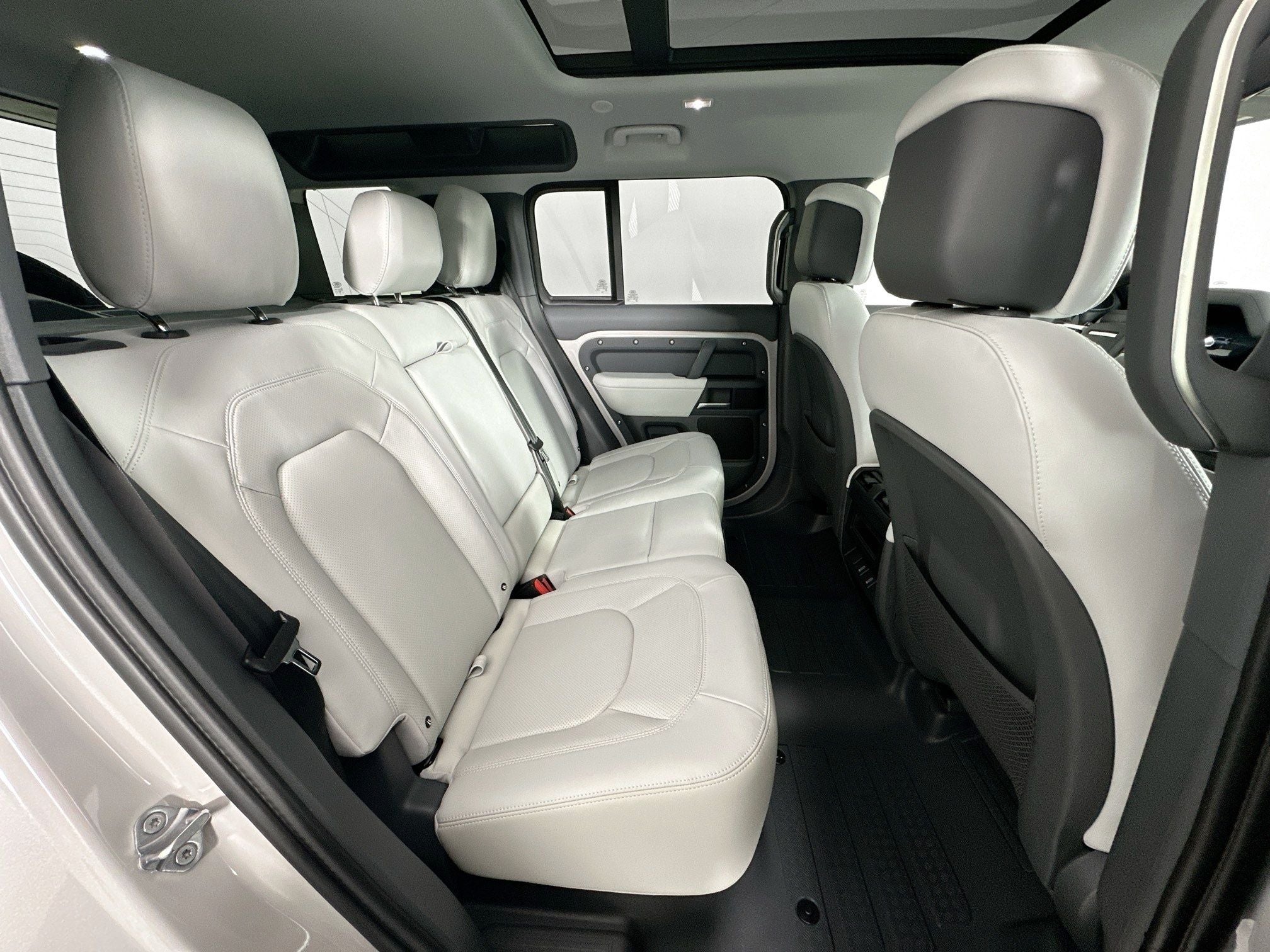2026 Land Rover Defender 110 S