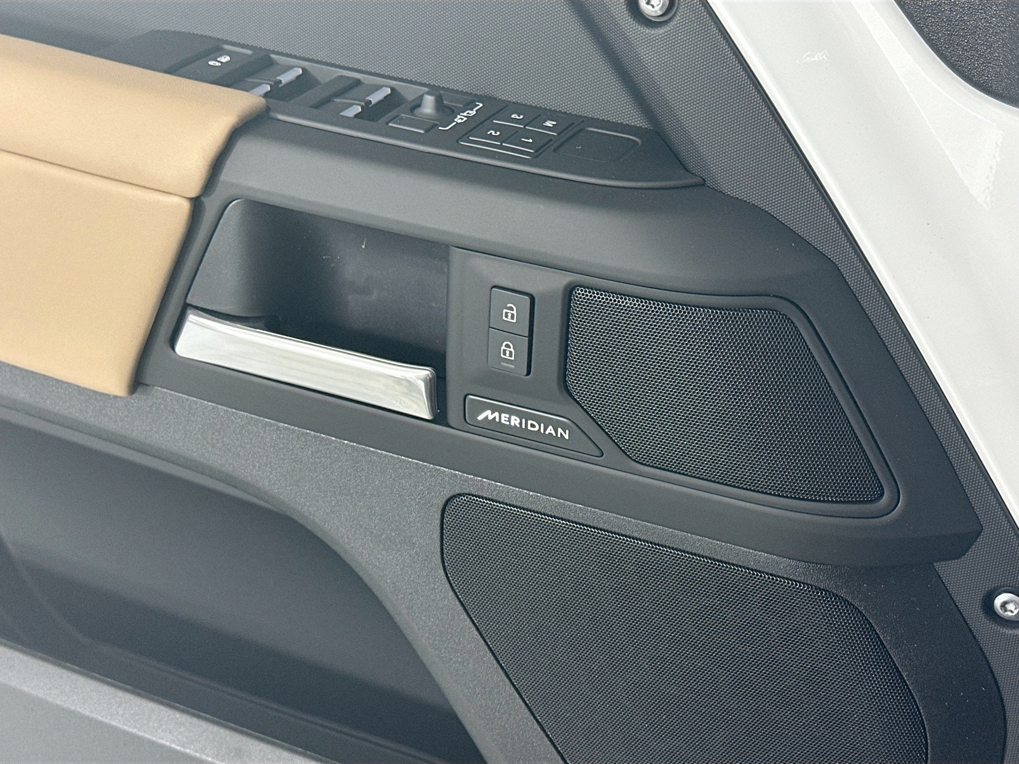 2026 Land Rover Defender 110 S