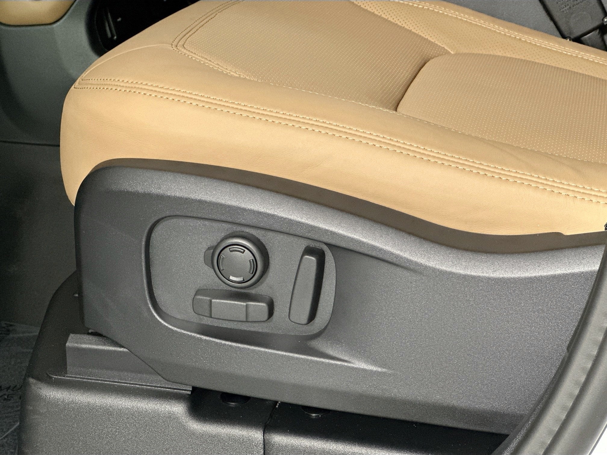 2026 Land Rover Defender 110 S