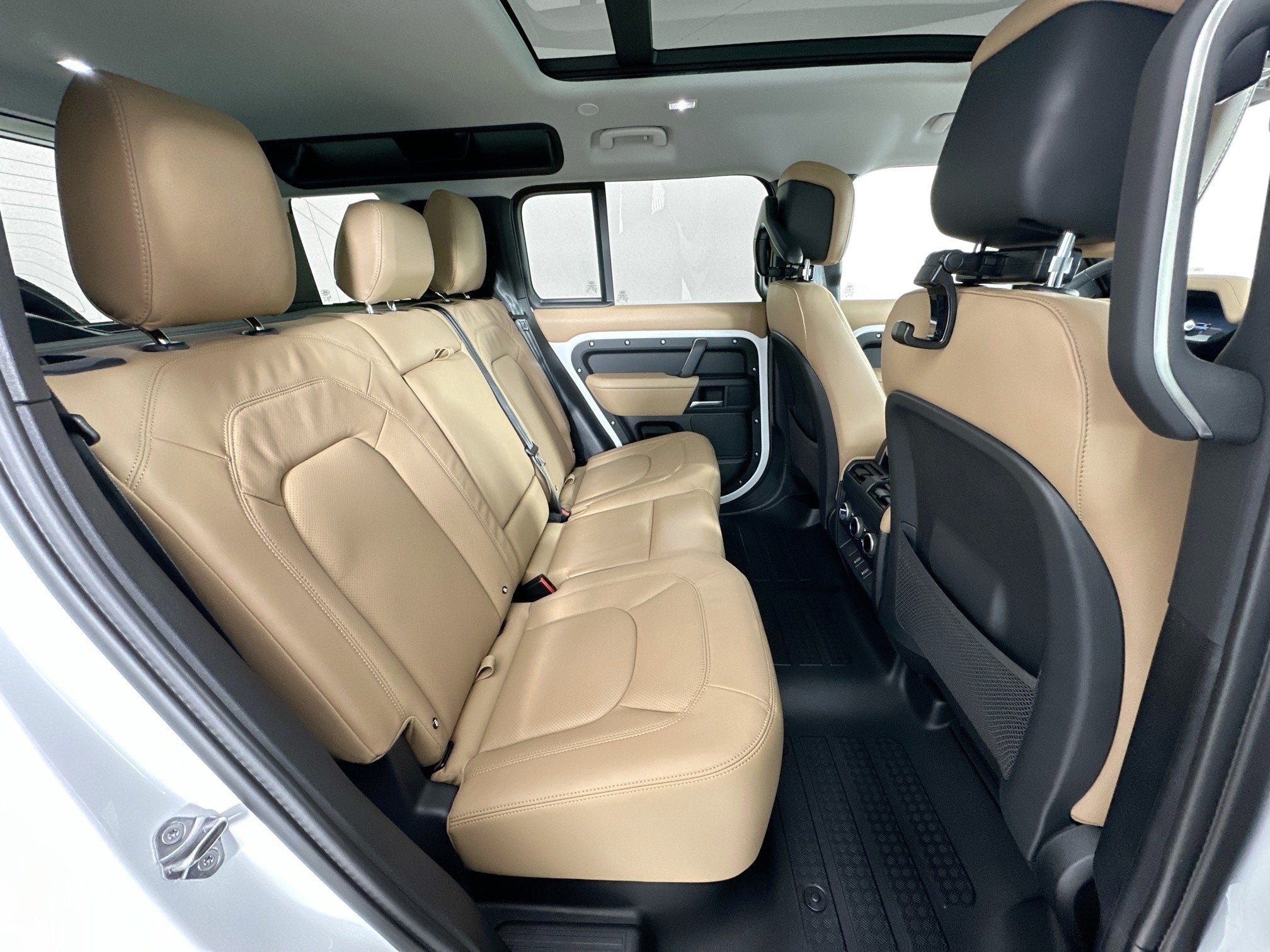 2026 Land Rover Defender 110 S