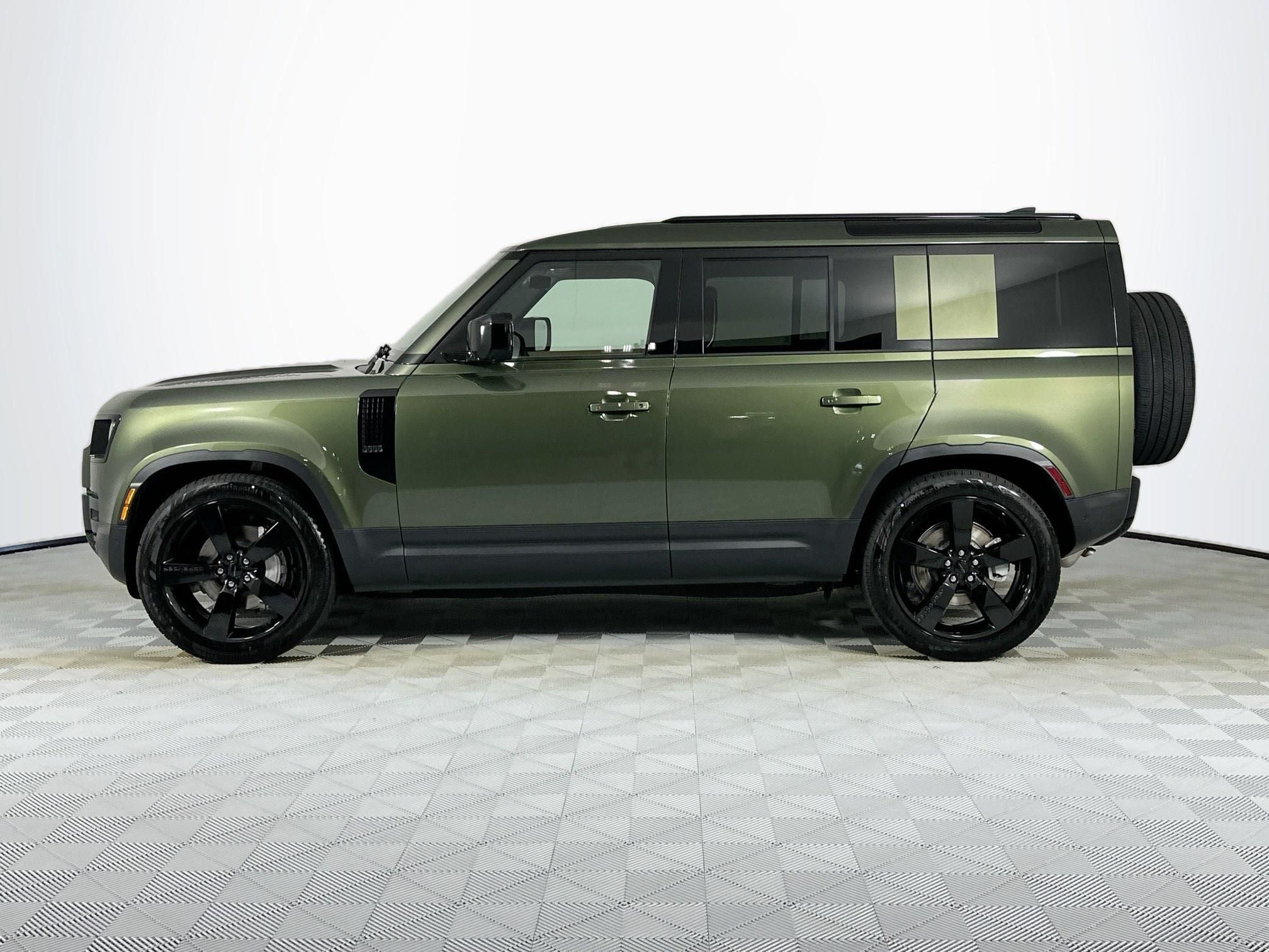 2026 Land Rover Defender 110 S