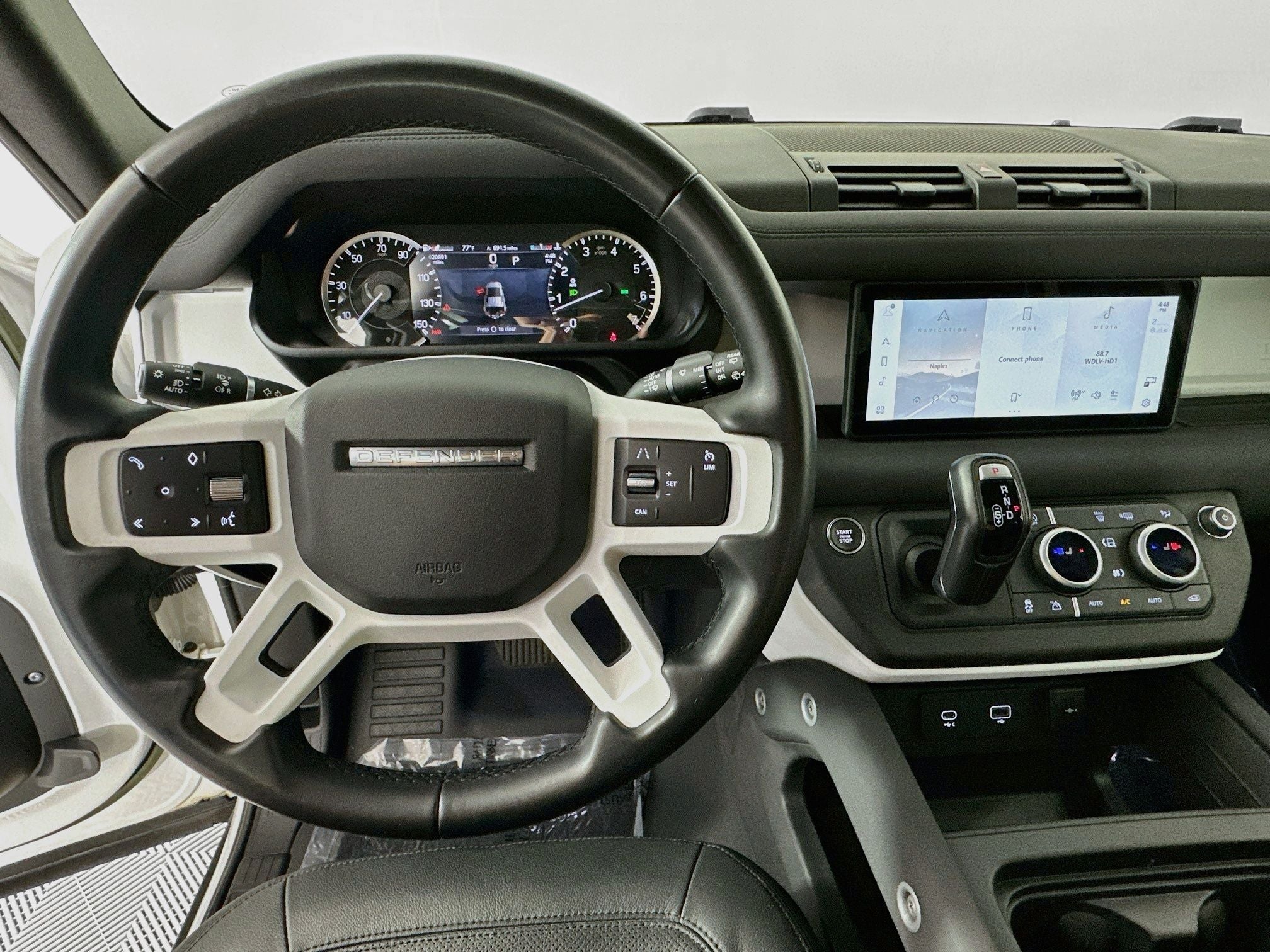 2023 Land Rover Defender 110 SE