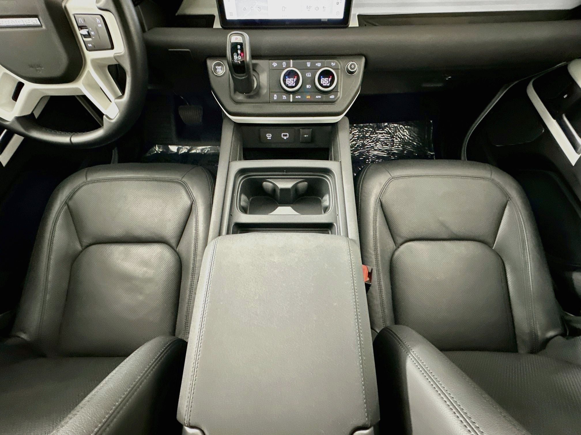 2023 Land Rover Defender 110 SE