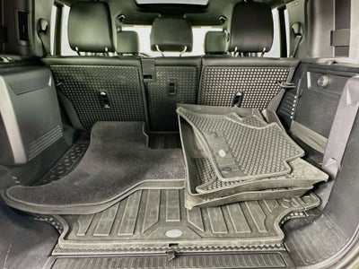 2023 Land Rover Defender 110 SE