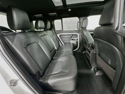 2023 Land Rover Defender 110 SE