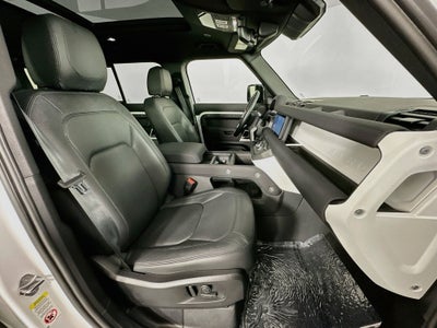 2023 Land Rover Defender 110 SE