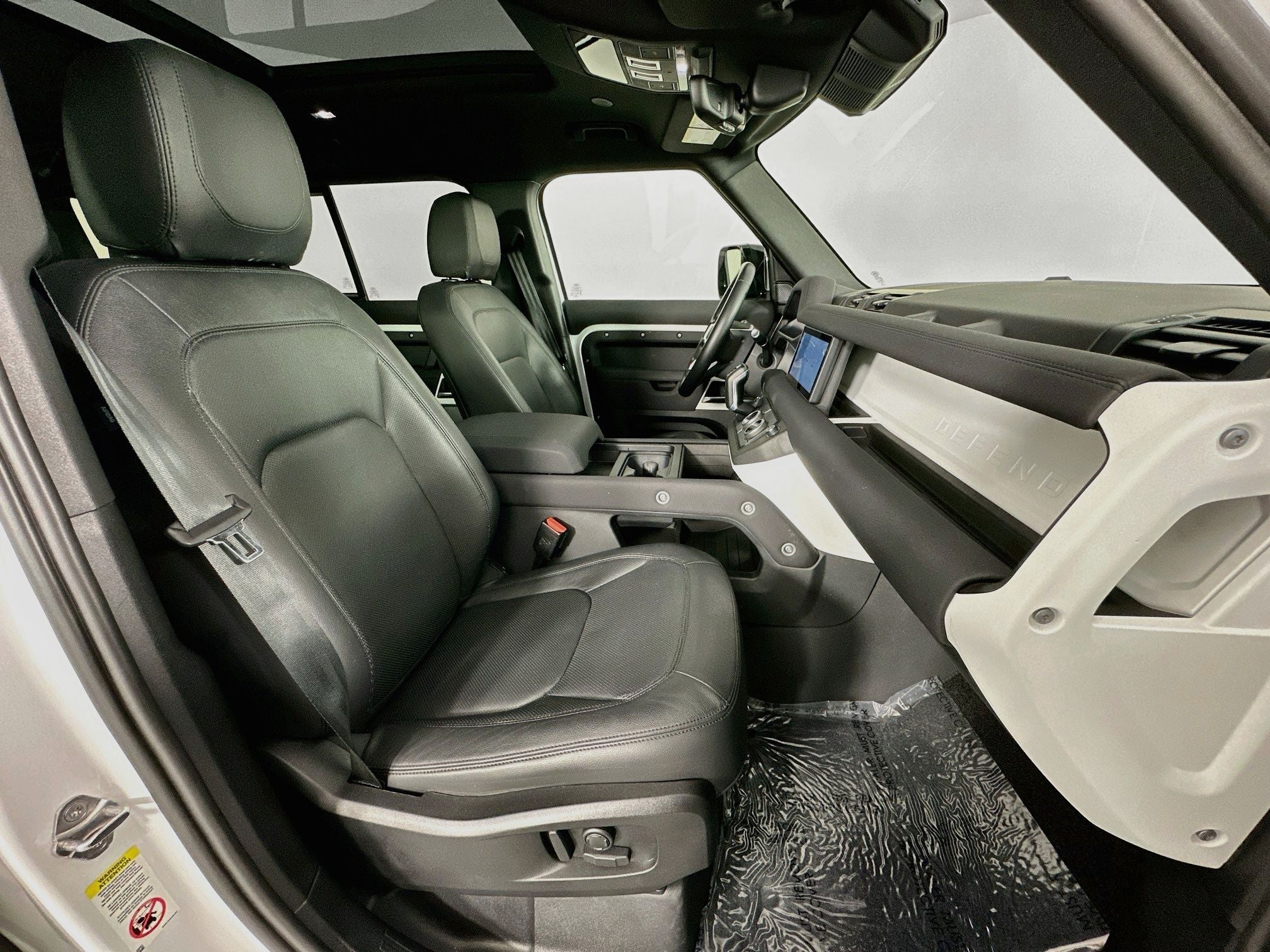 2023 Land Rover Defender 110 SE