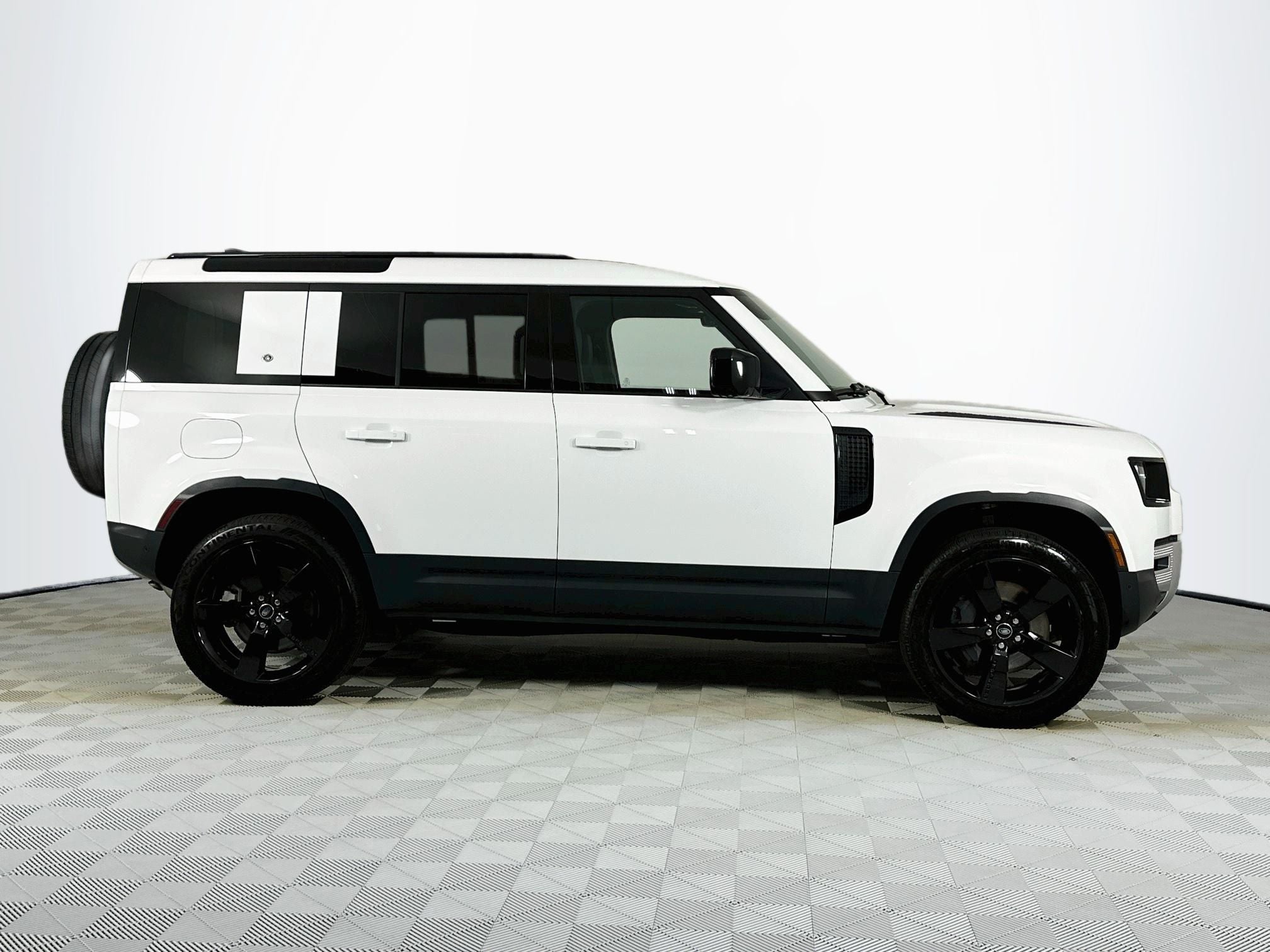 2023 Land Rover Defender 110 SE