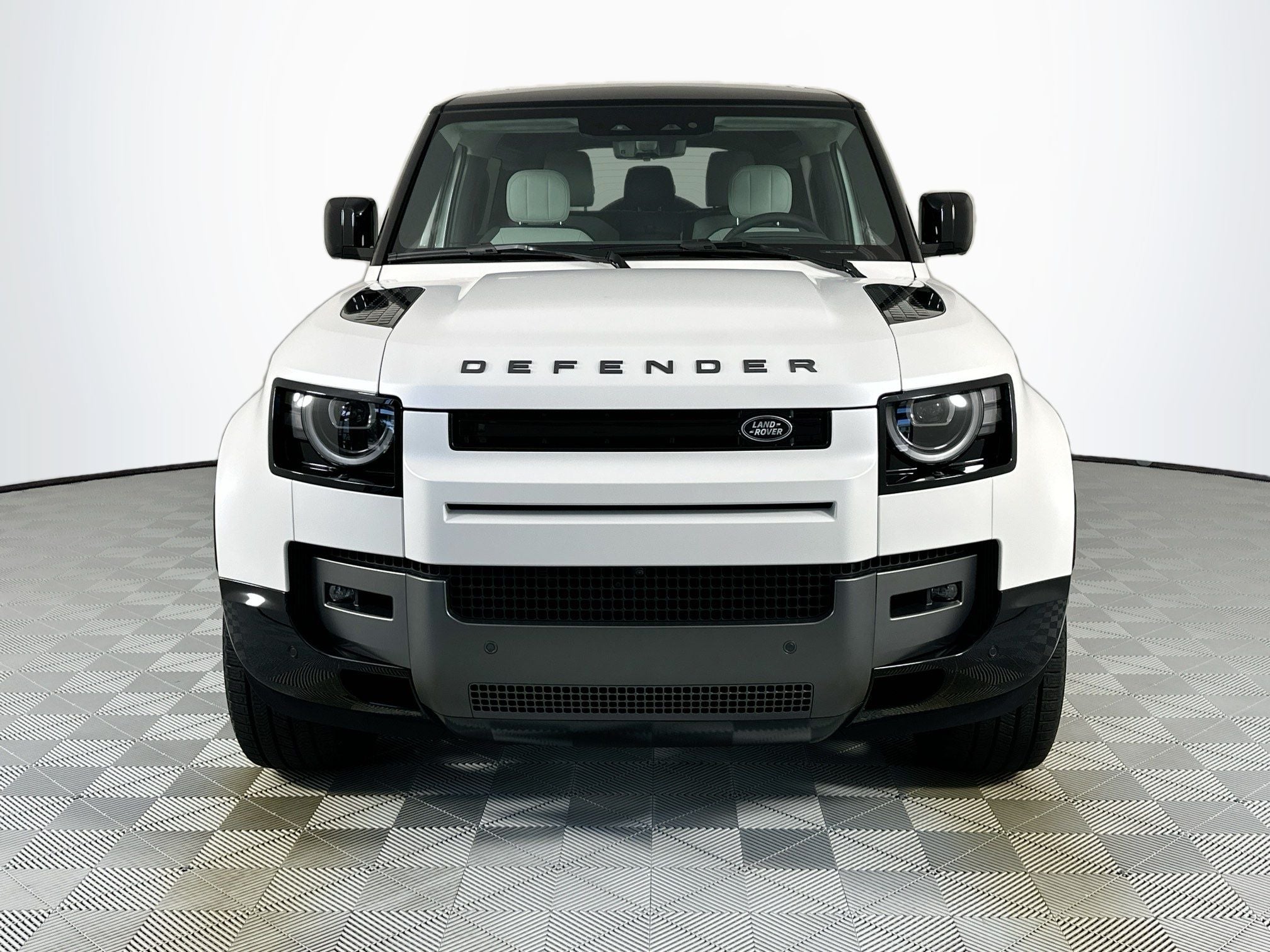 2026 Land Rover Defender 90 V8
