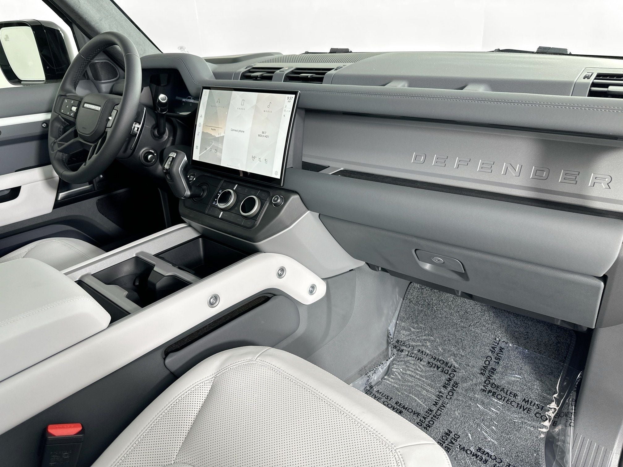 2026 Land Rover Defender 90 V8