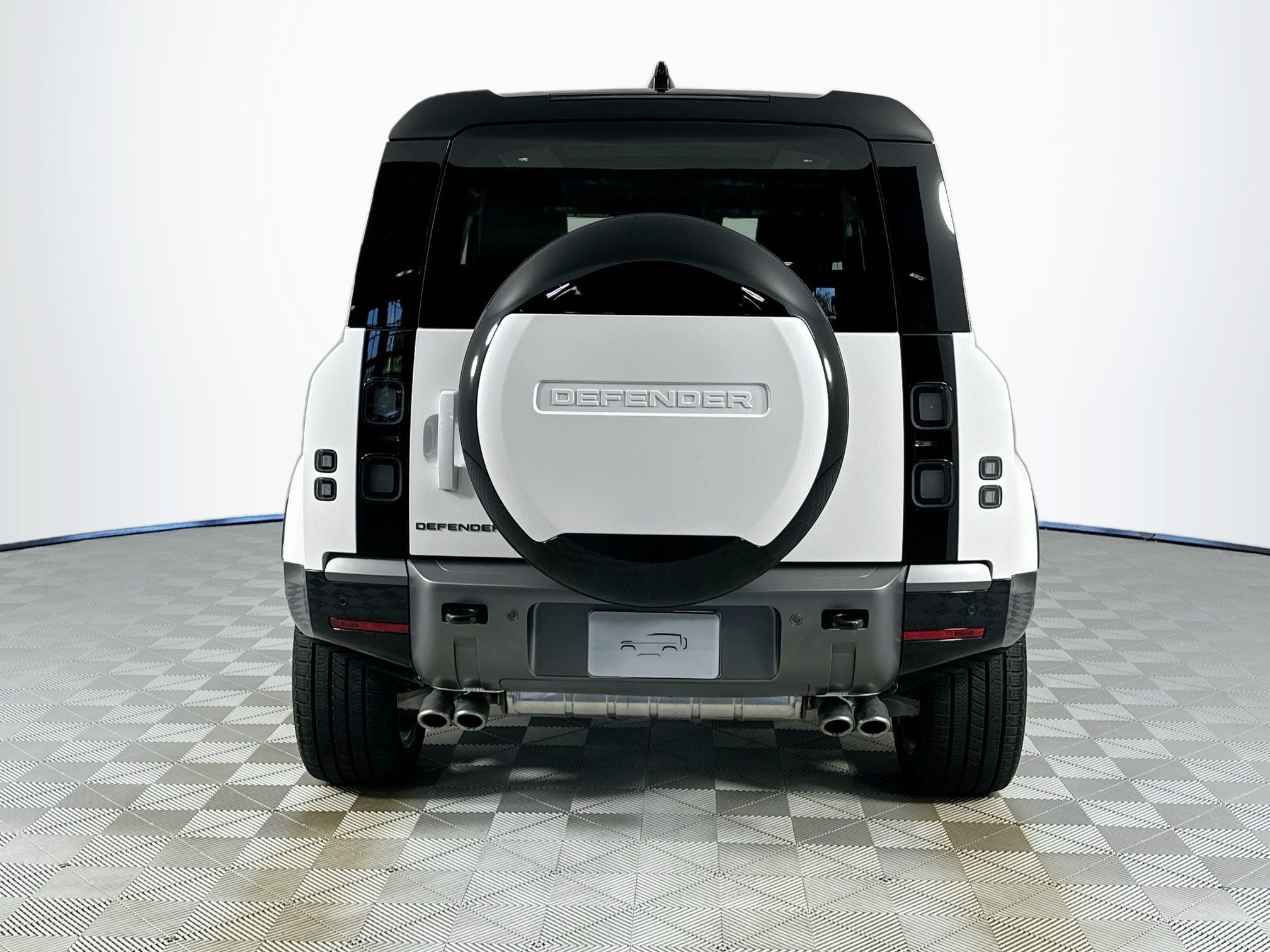 2026 Land Rover Defender 90 V8