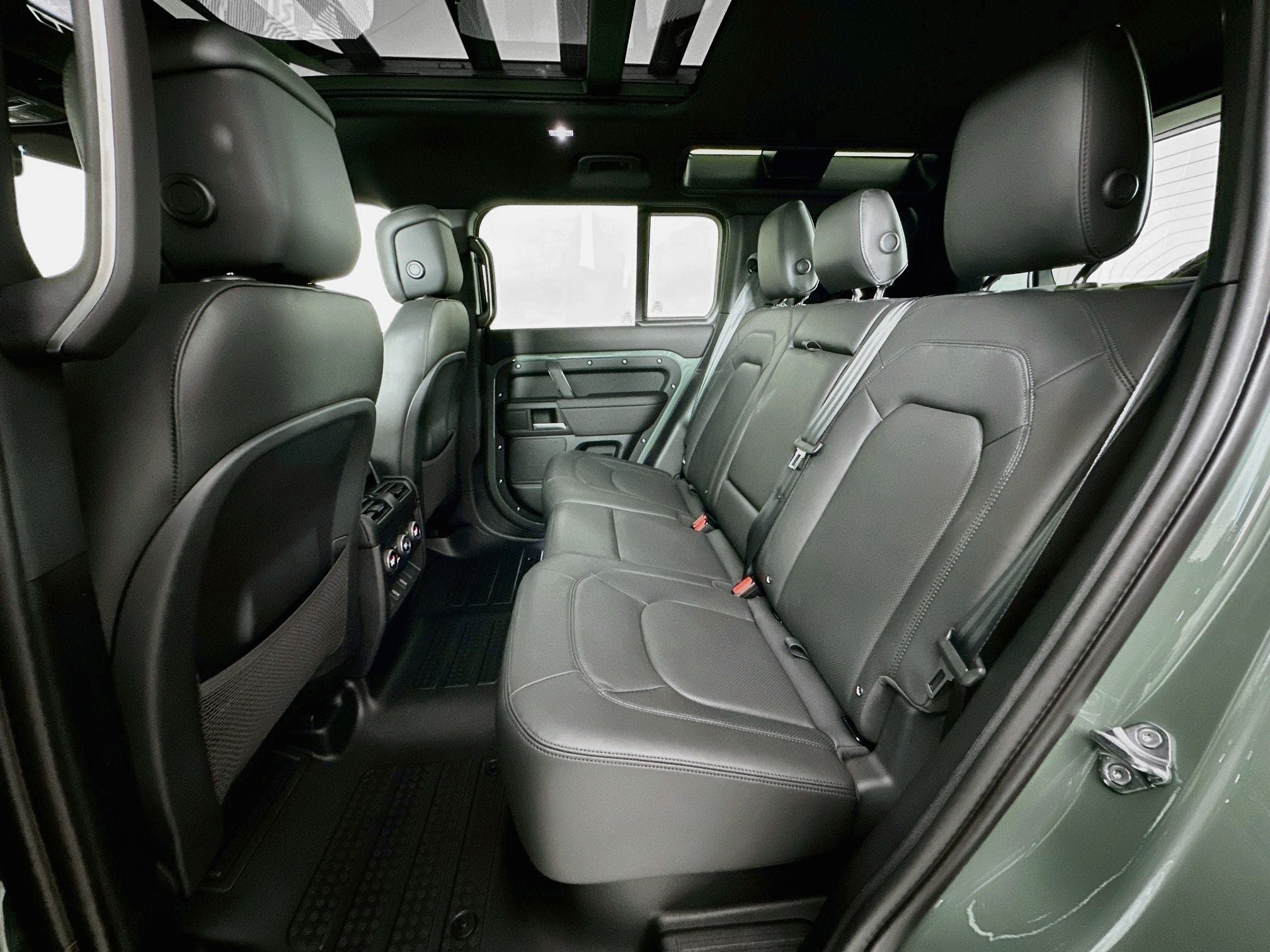 2026 Land Rover Defender 110 Base