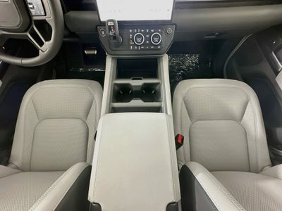 2026 Land Rover Defender 110 V8