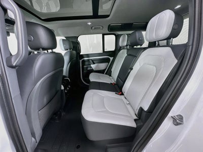 2026 Land Rover Defender 110 V8