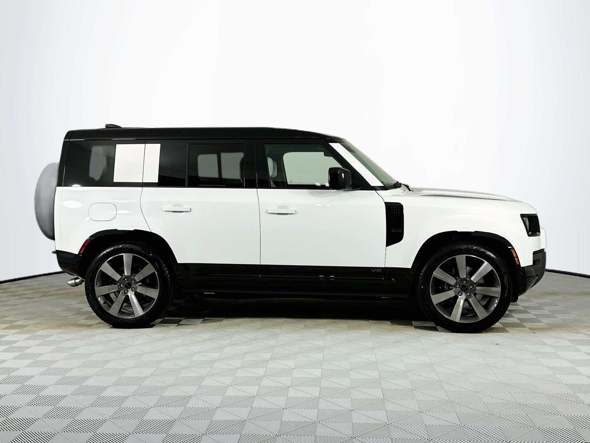2026 Land Rover Defender 110 V8