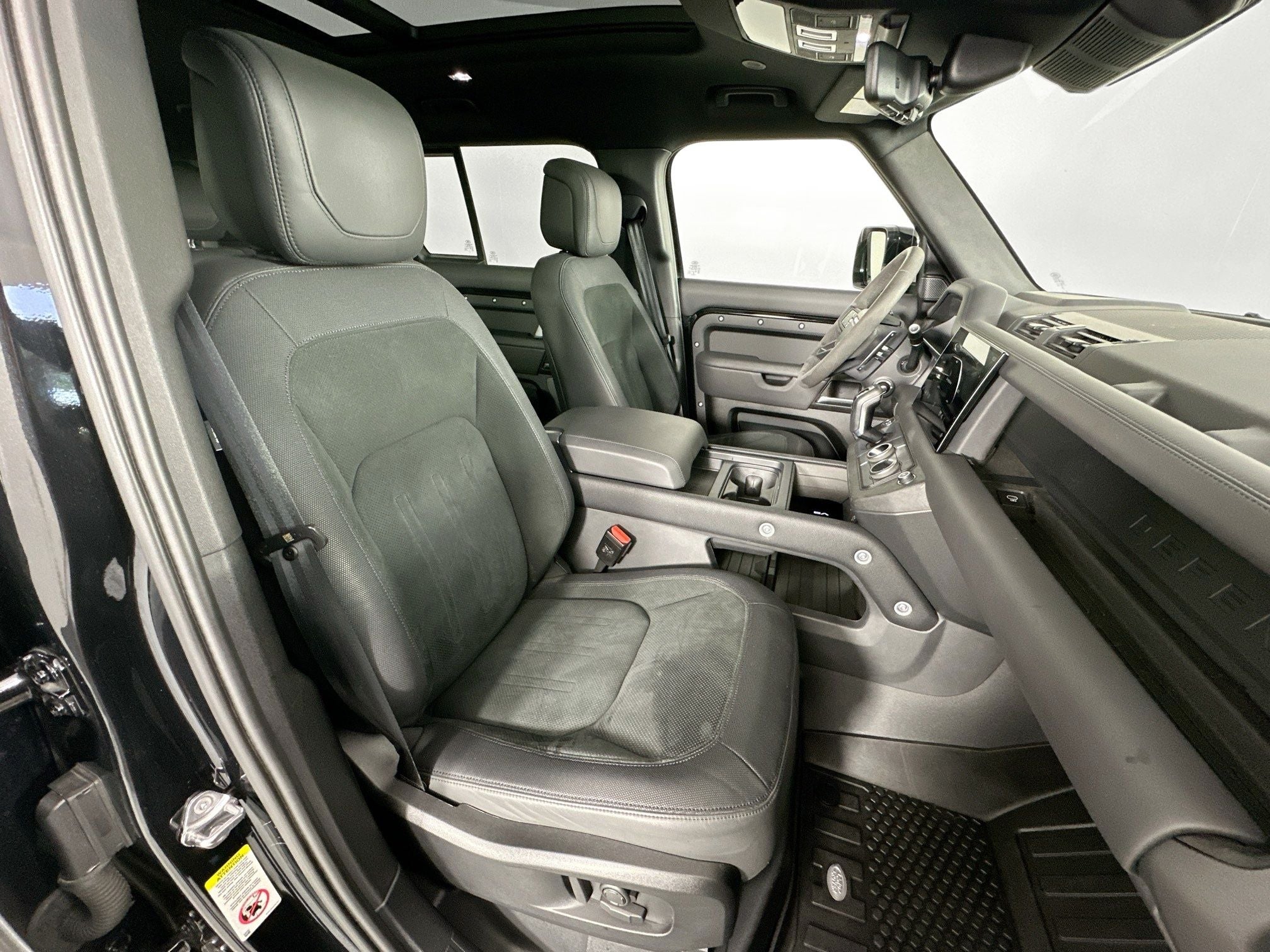 2023 Land Rover Defender 110 V8