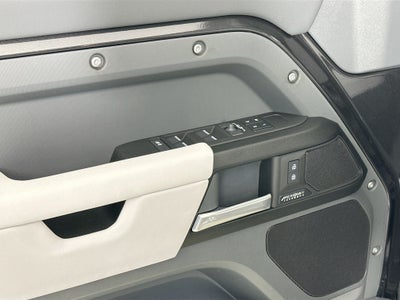 2026 Land Rover Defender 110 V8