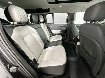 2026 Land Rover Defender 110 V8