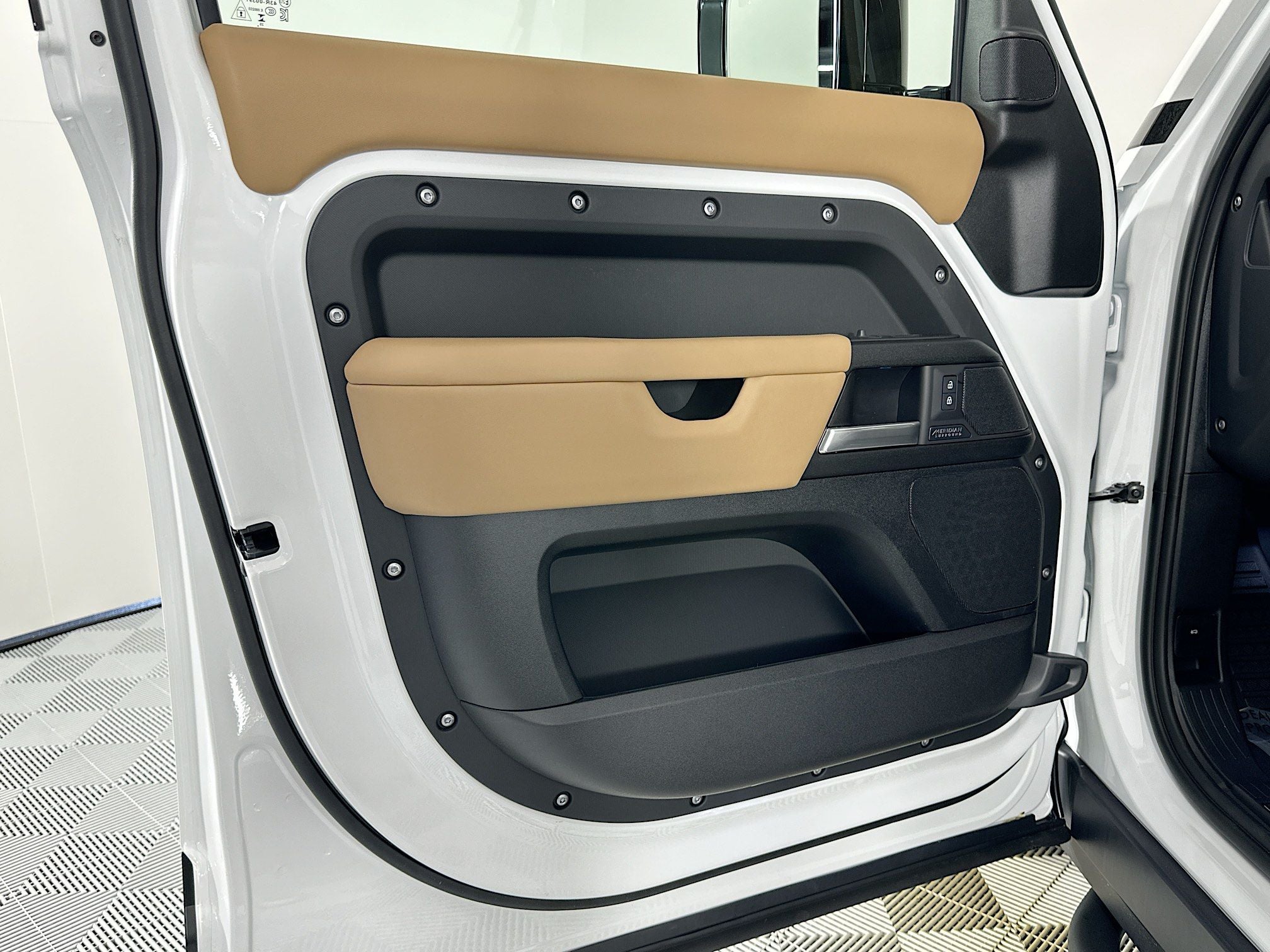 2026 Land Rover Defender 110 V8