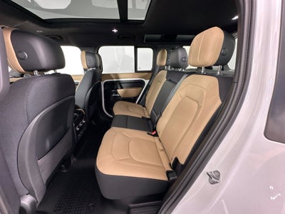 2026 Land Rover Defender 110 V8
