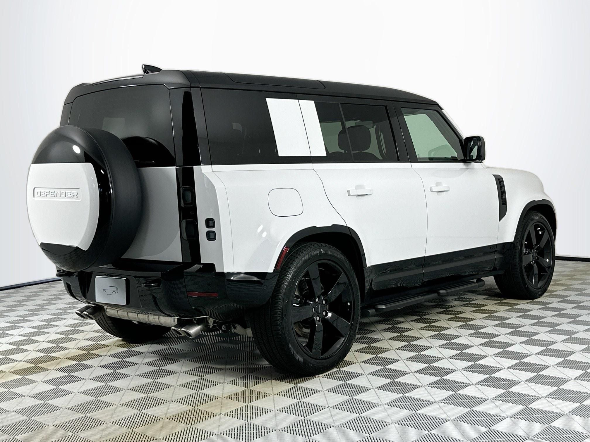2026 Land Rover Defender 110 V8