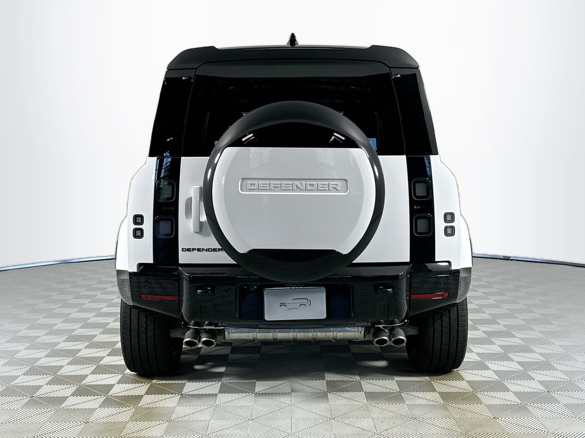 2026 Land Rover Defender 110 V8