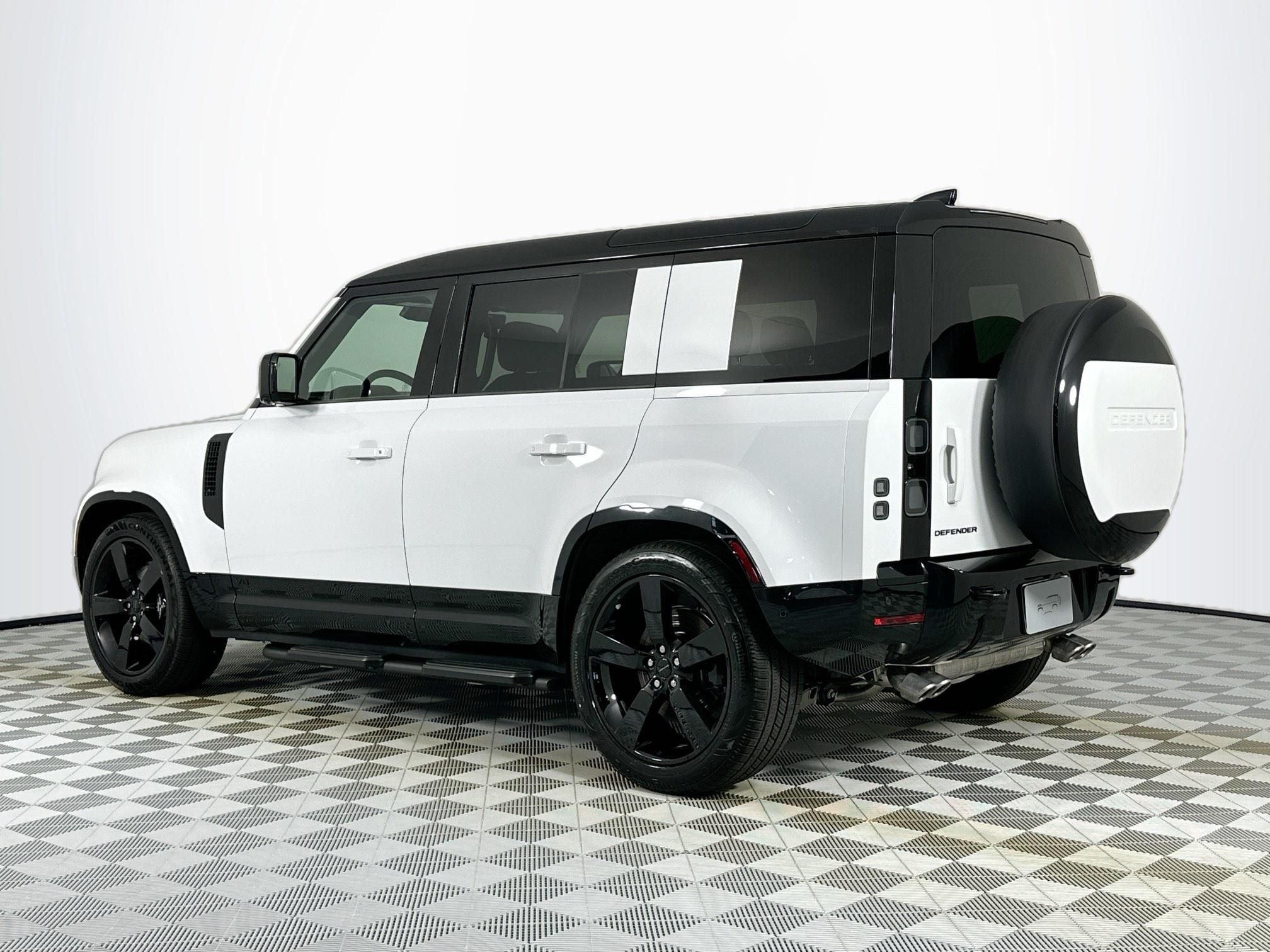 2026 Land Rover Defender 110 V8
