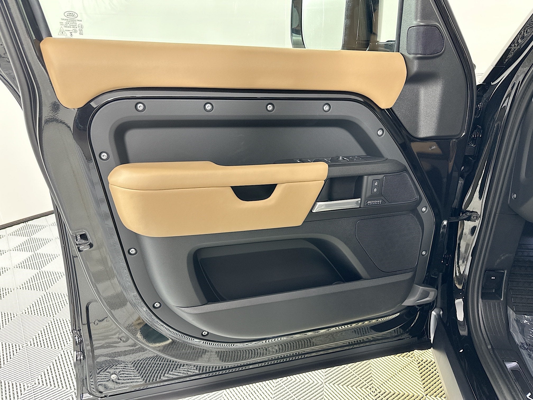 2026 Land Rover Defender 110 V8