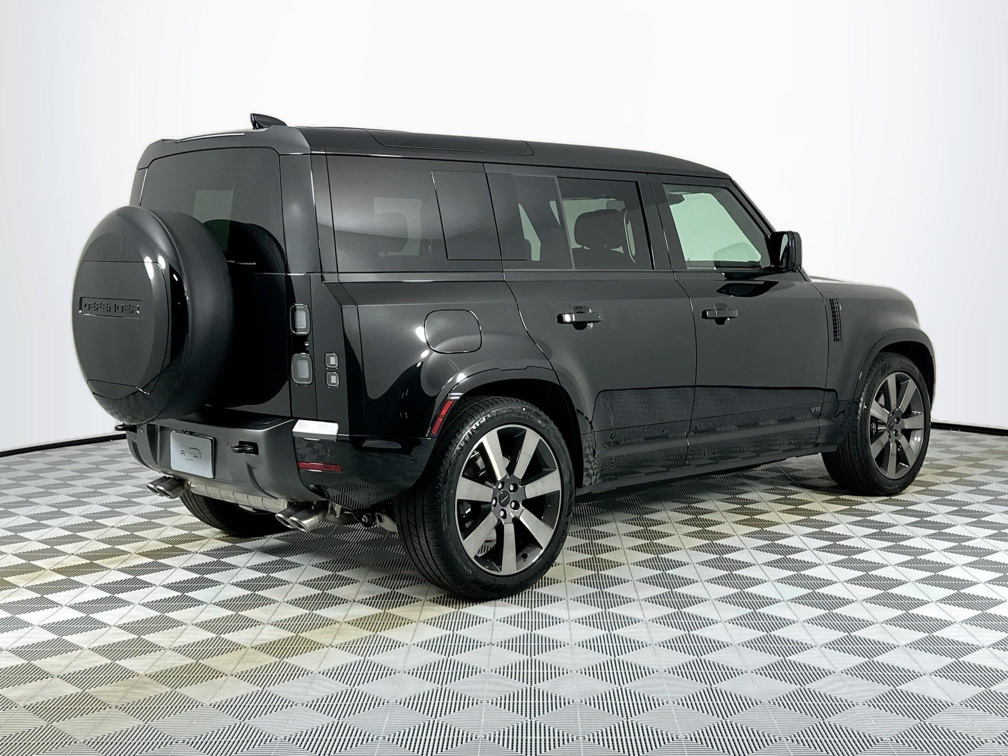 2026 Land Rover Defender 110 V8