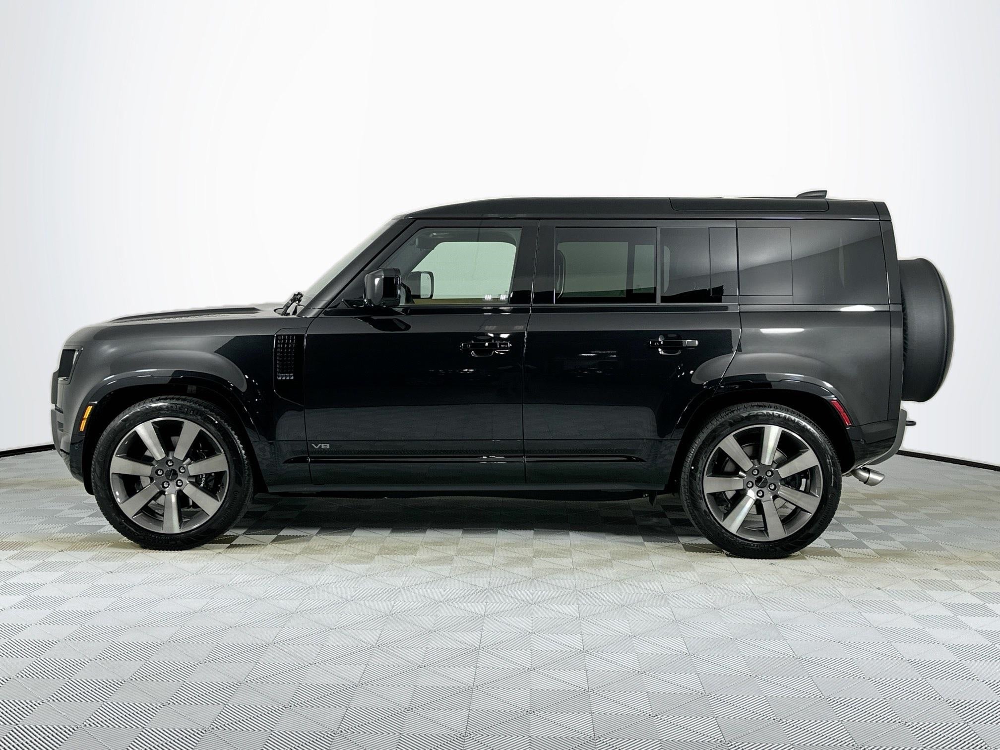 2026 Land Rover Defender 110 V8