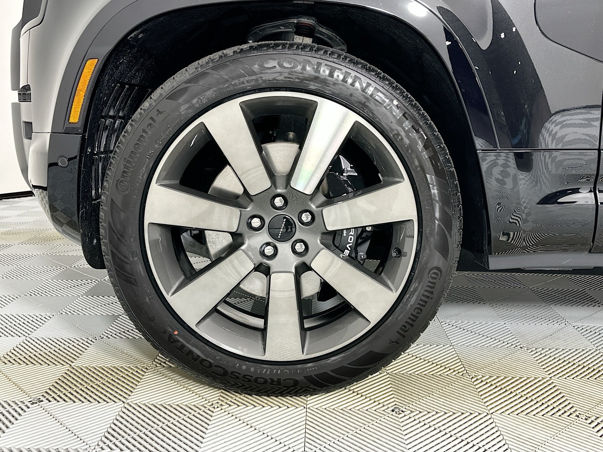 2026 Land Rover Defender 110 V8