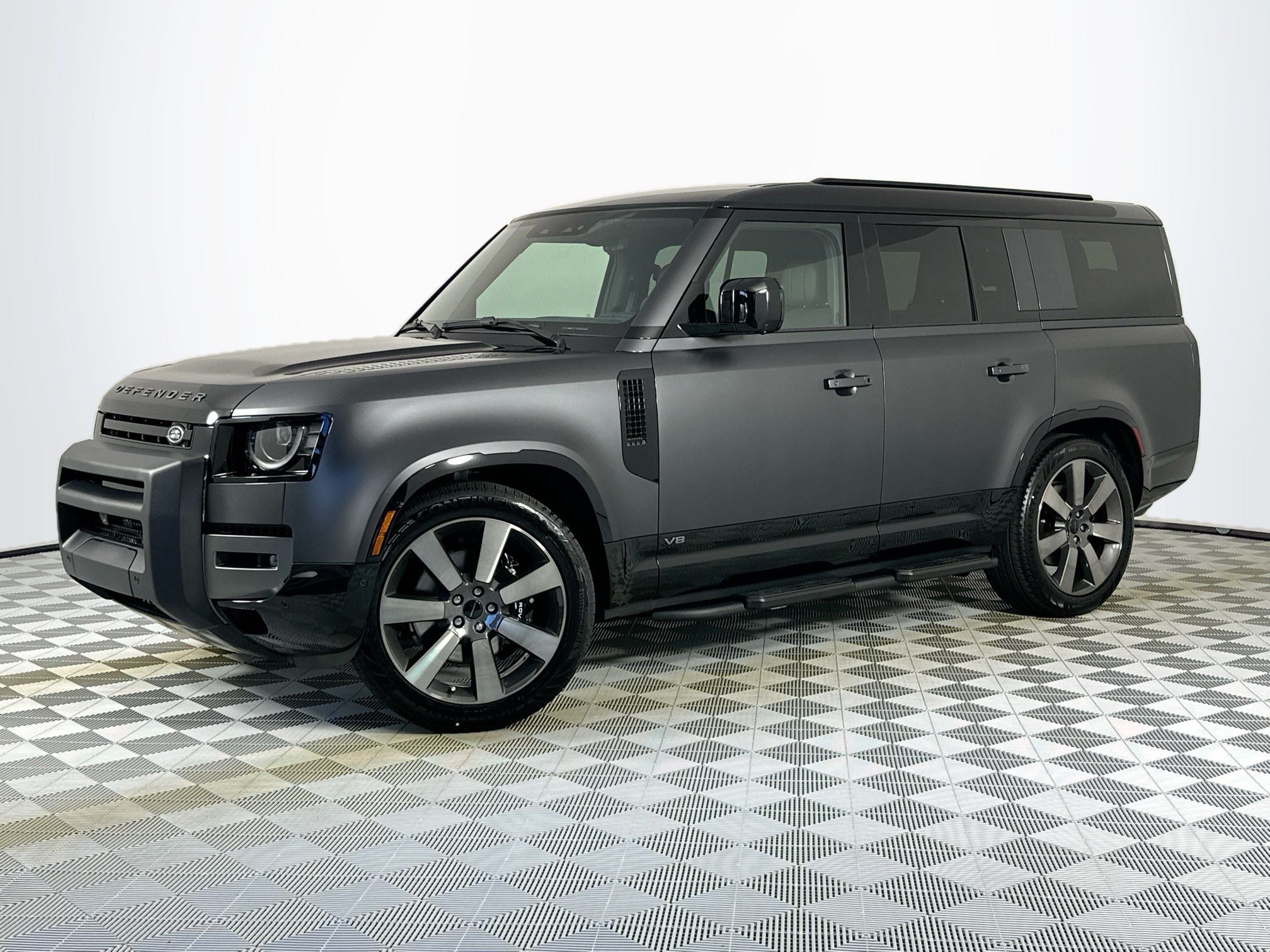 2026 Land Rover Defender 130 V8