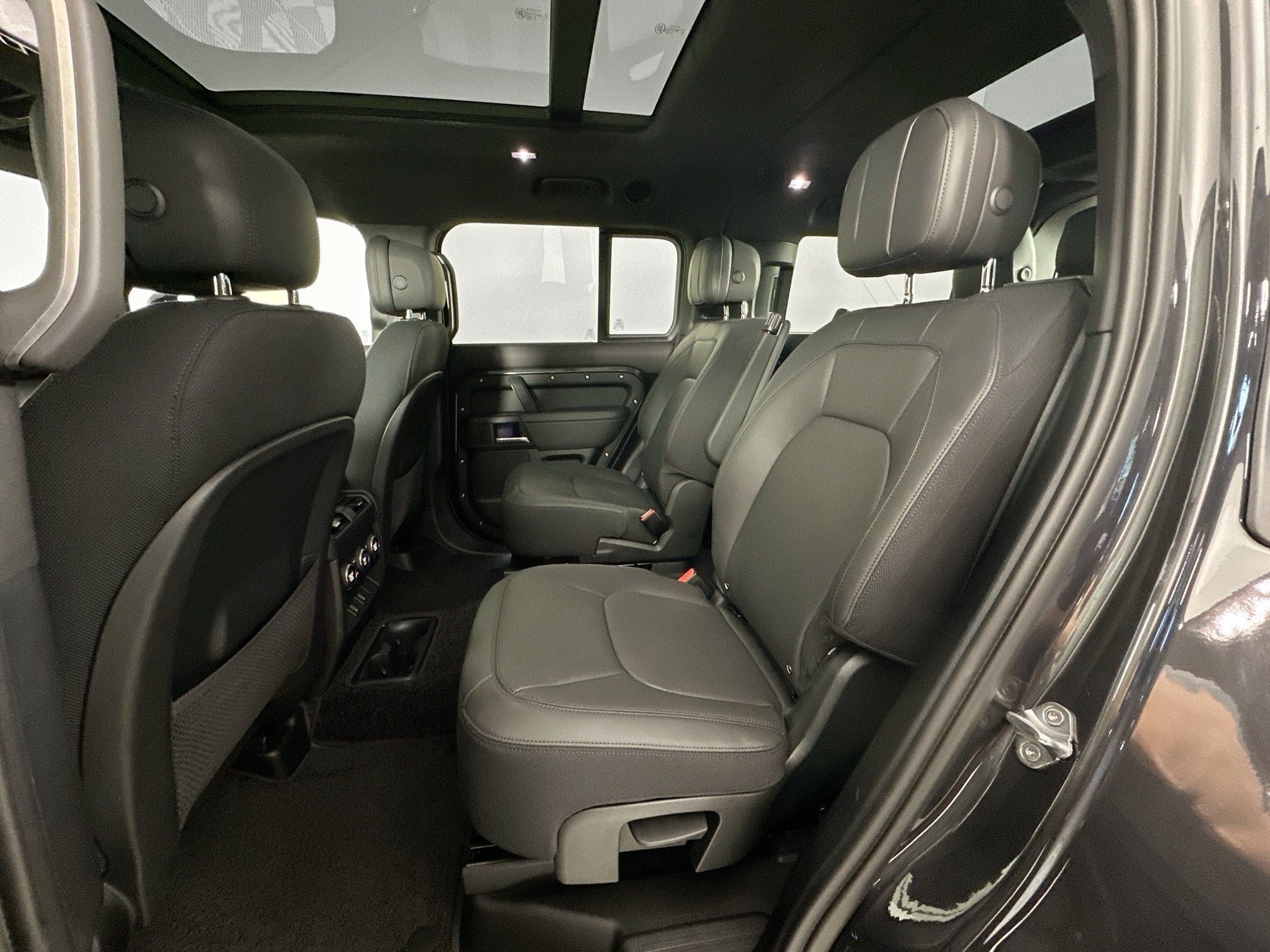 2026 Land Rover Defender 130 V8