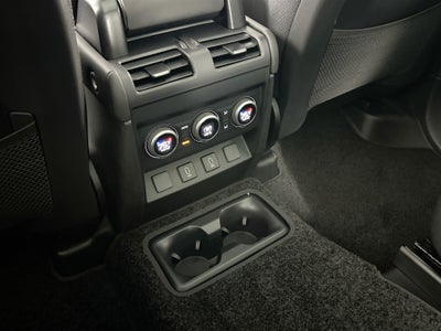 2026 Land Rover Defender 130 V8