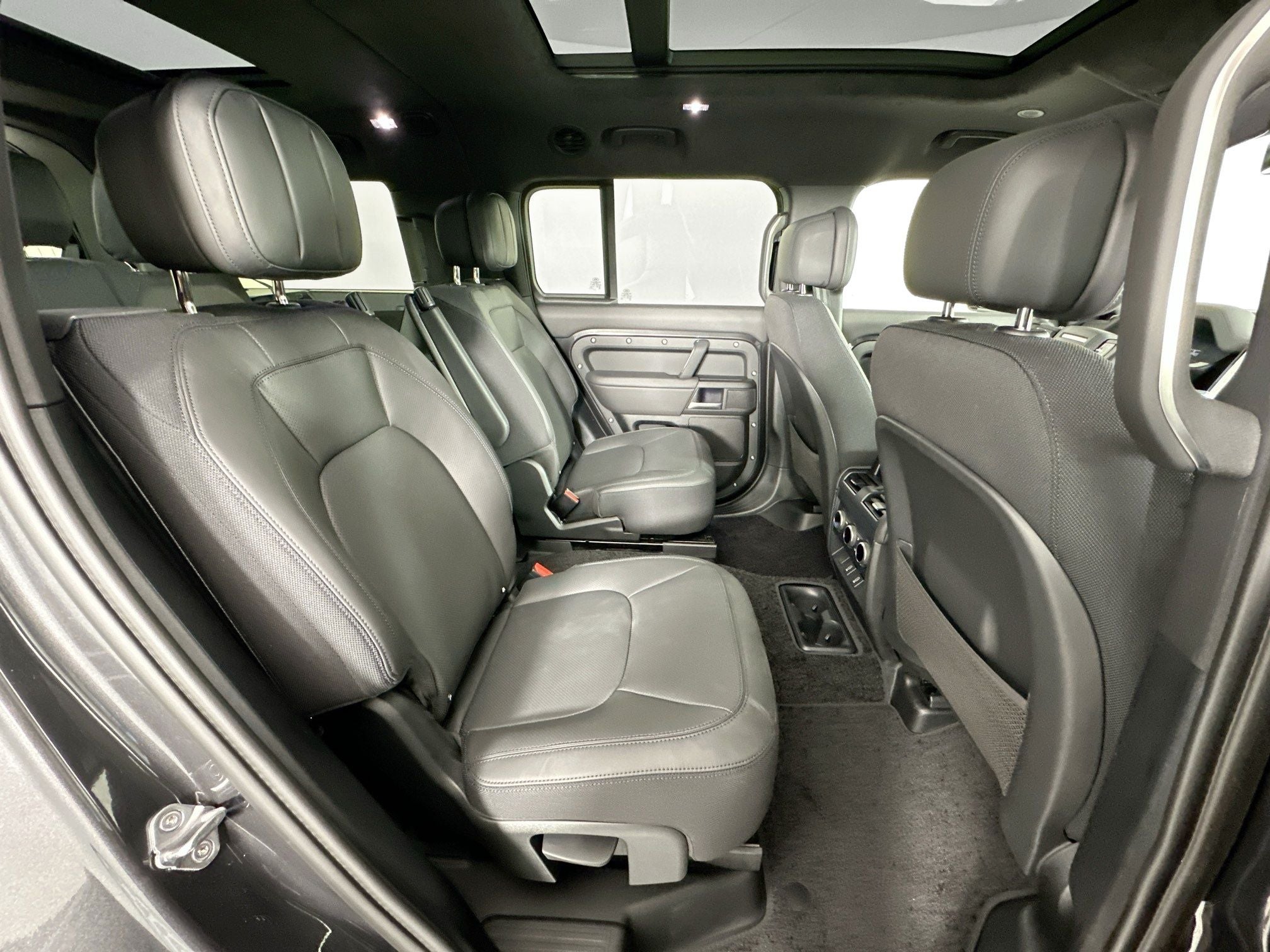 2026 Land Rover Defender 130 V8