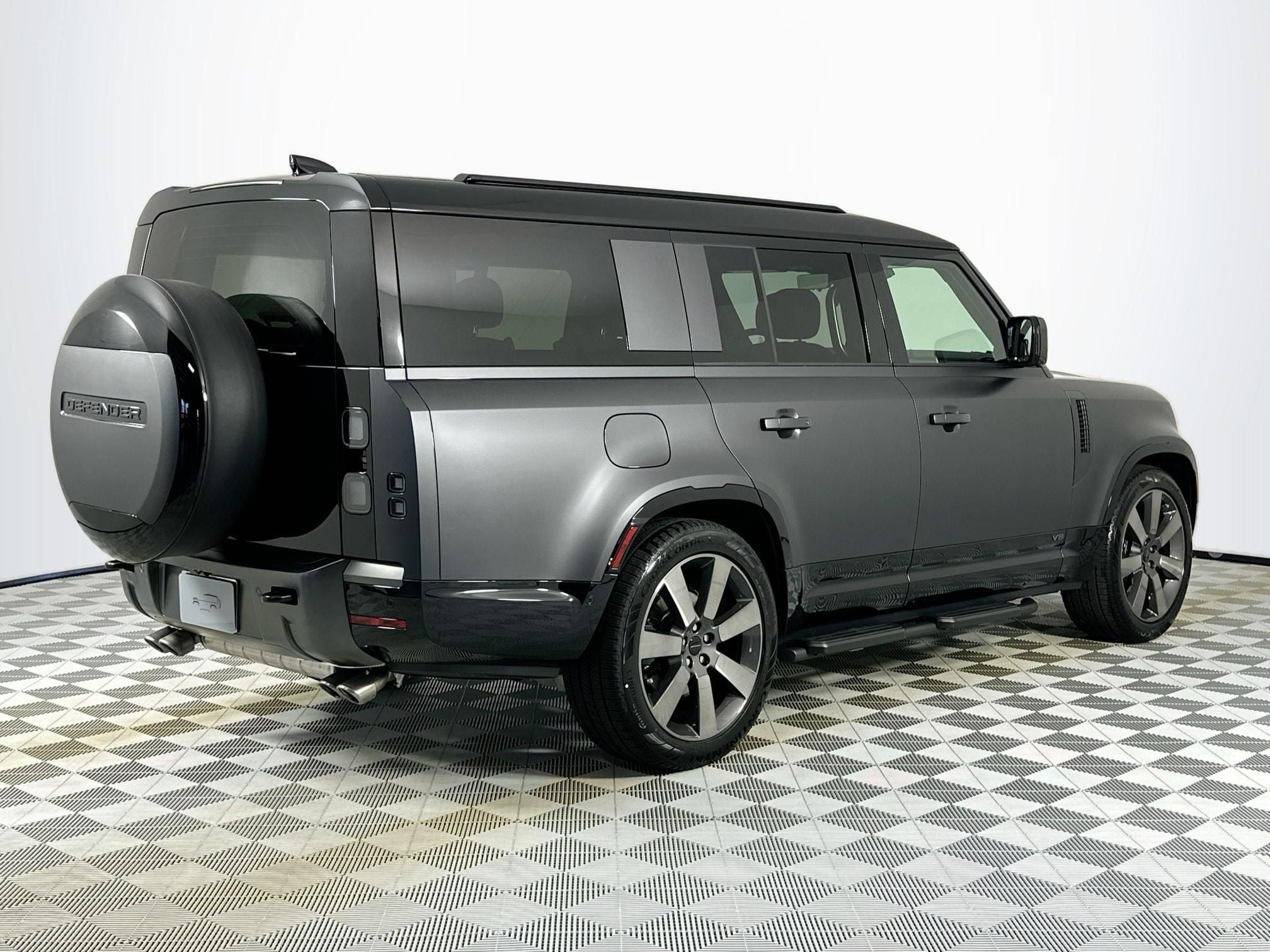 2026 Land Rover Defender 130 V8