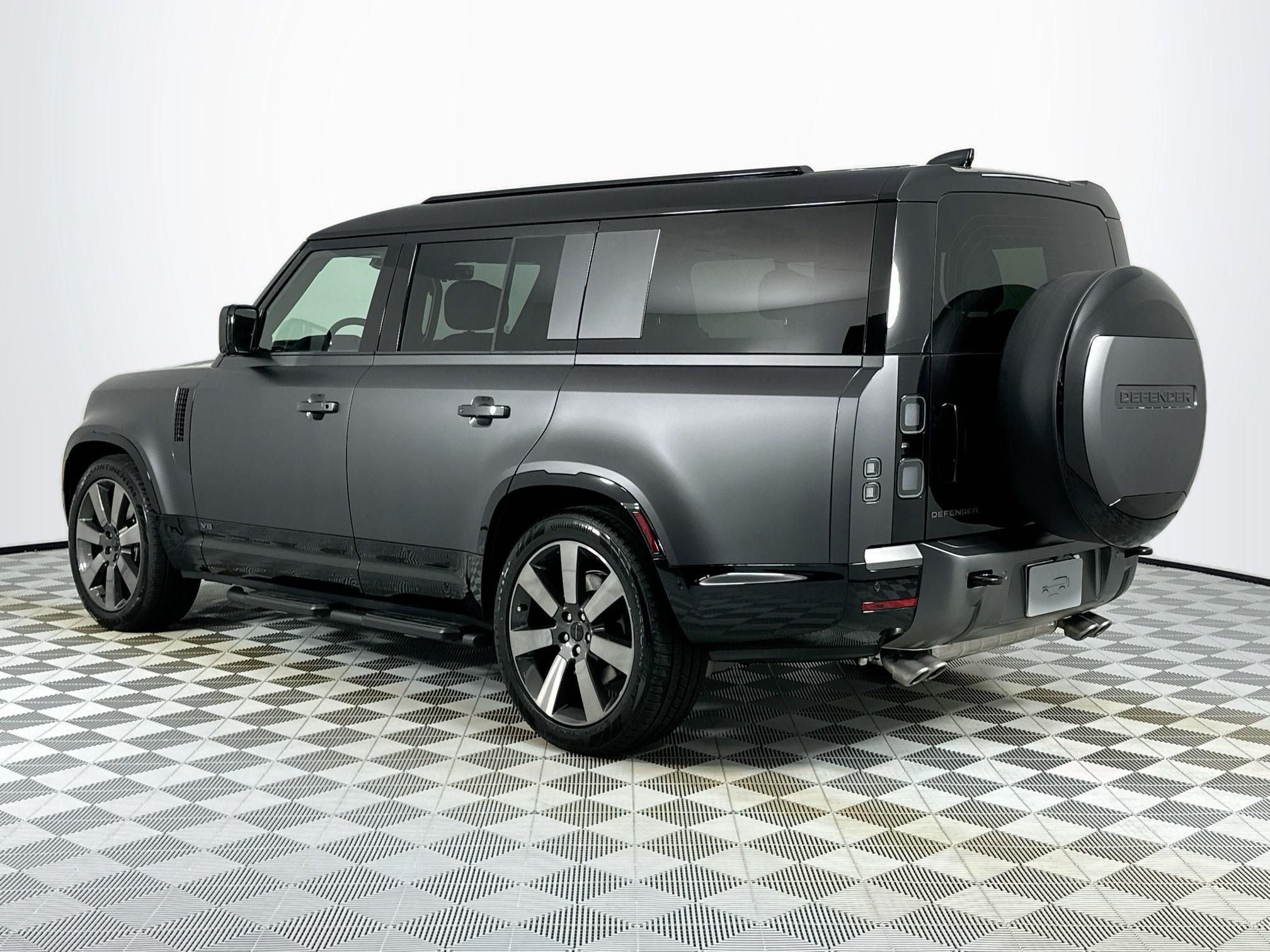 2026 Land Rover Defender 130 V8