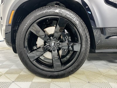 2025 Land Rover Defender 130 V8