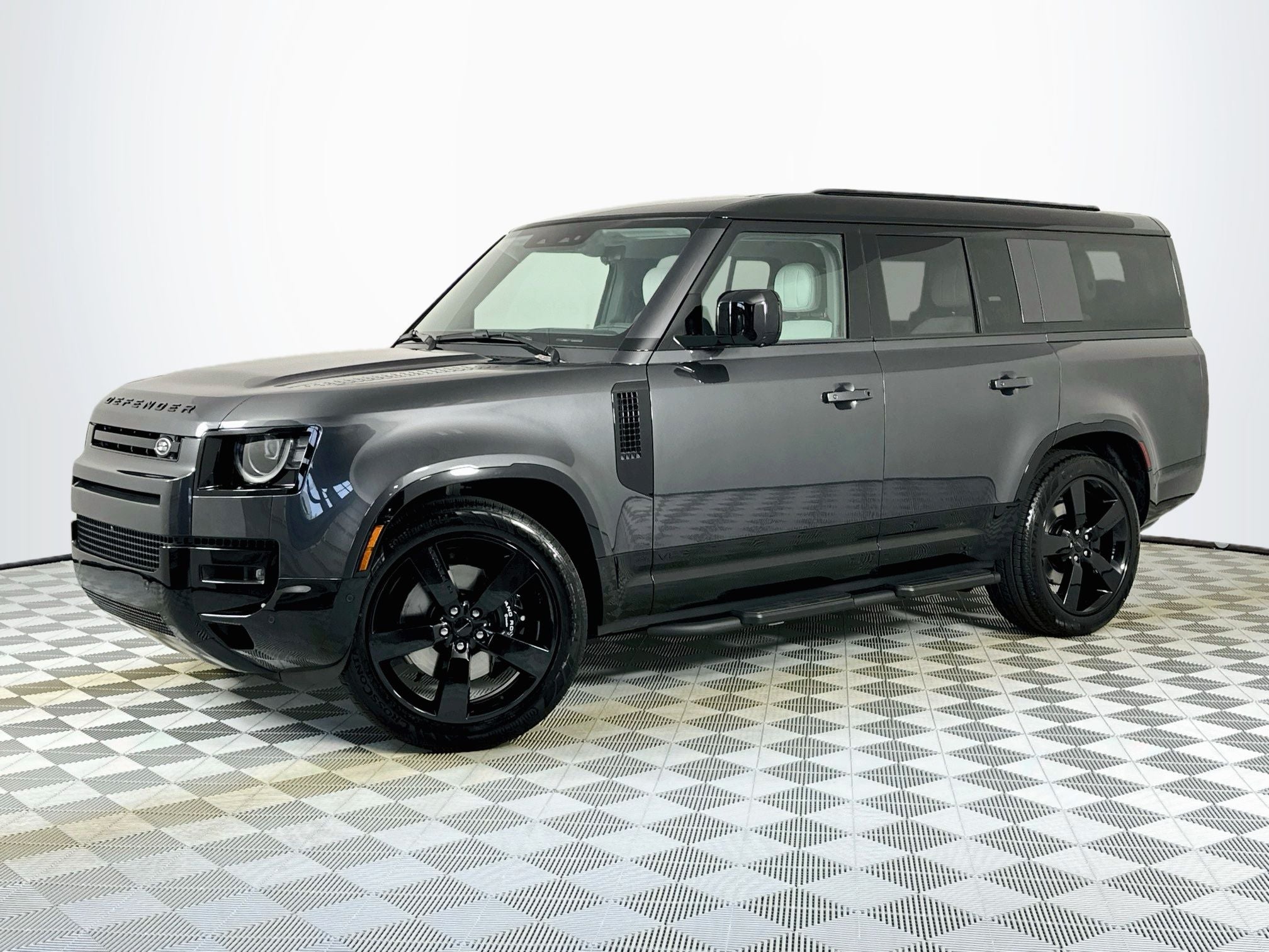 2026 Land Rover Defender 130 V8