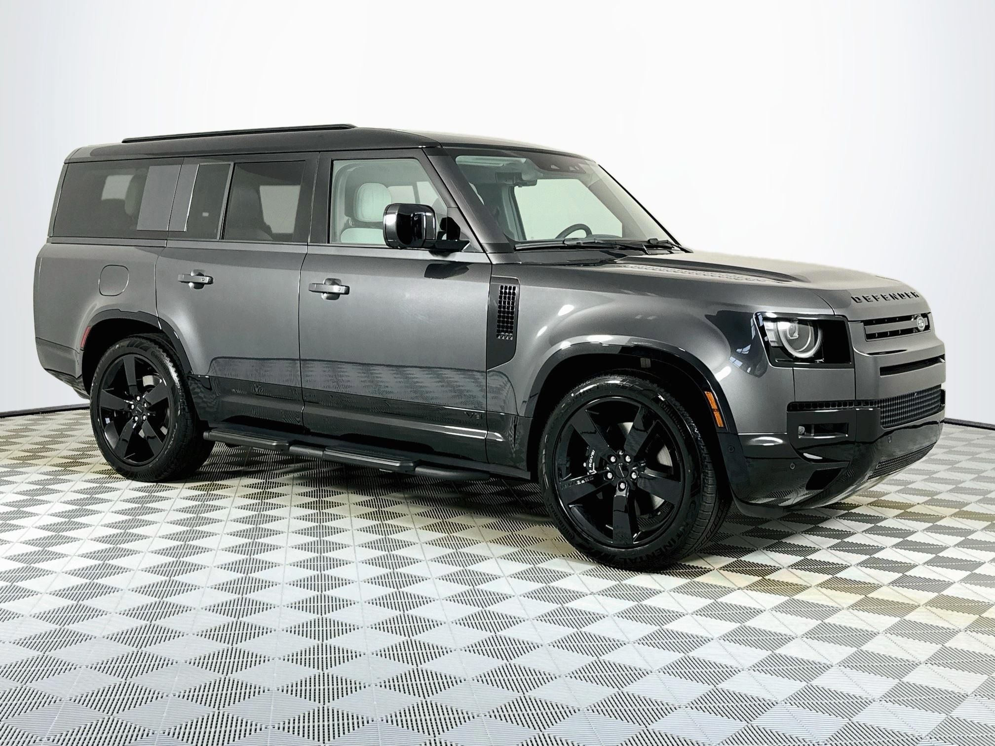 2026 Land Rover Defender 130 V8