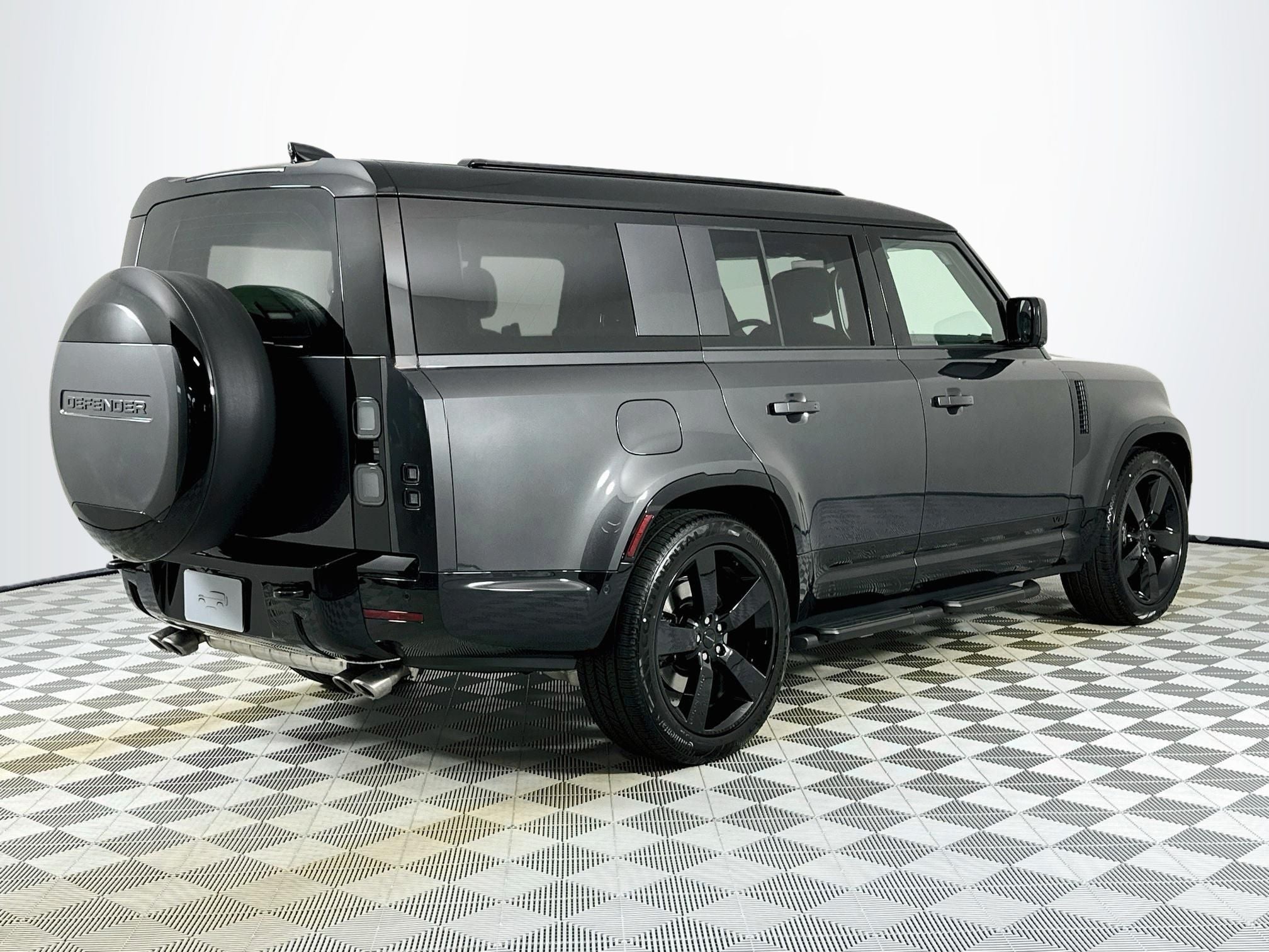 2026 Land Rover Defender 130 V8