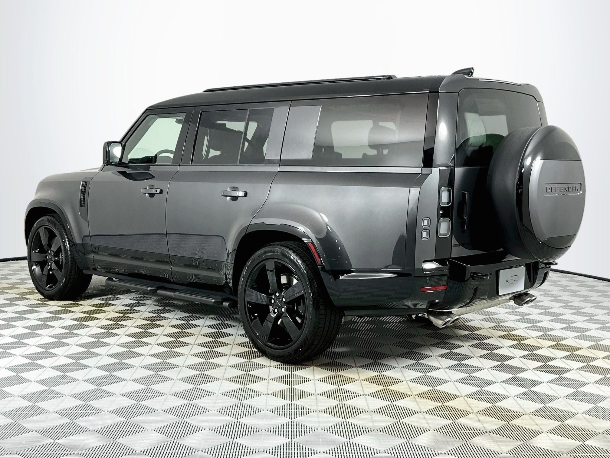2026 Land Rover Defender 130 V8