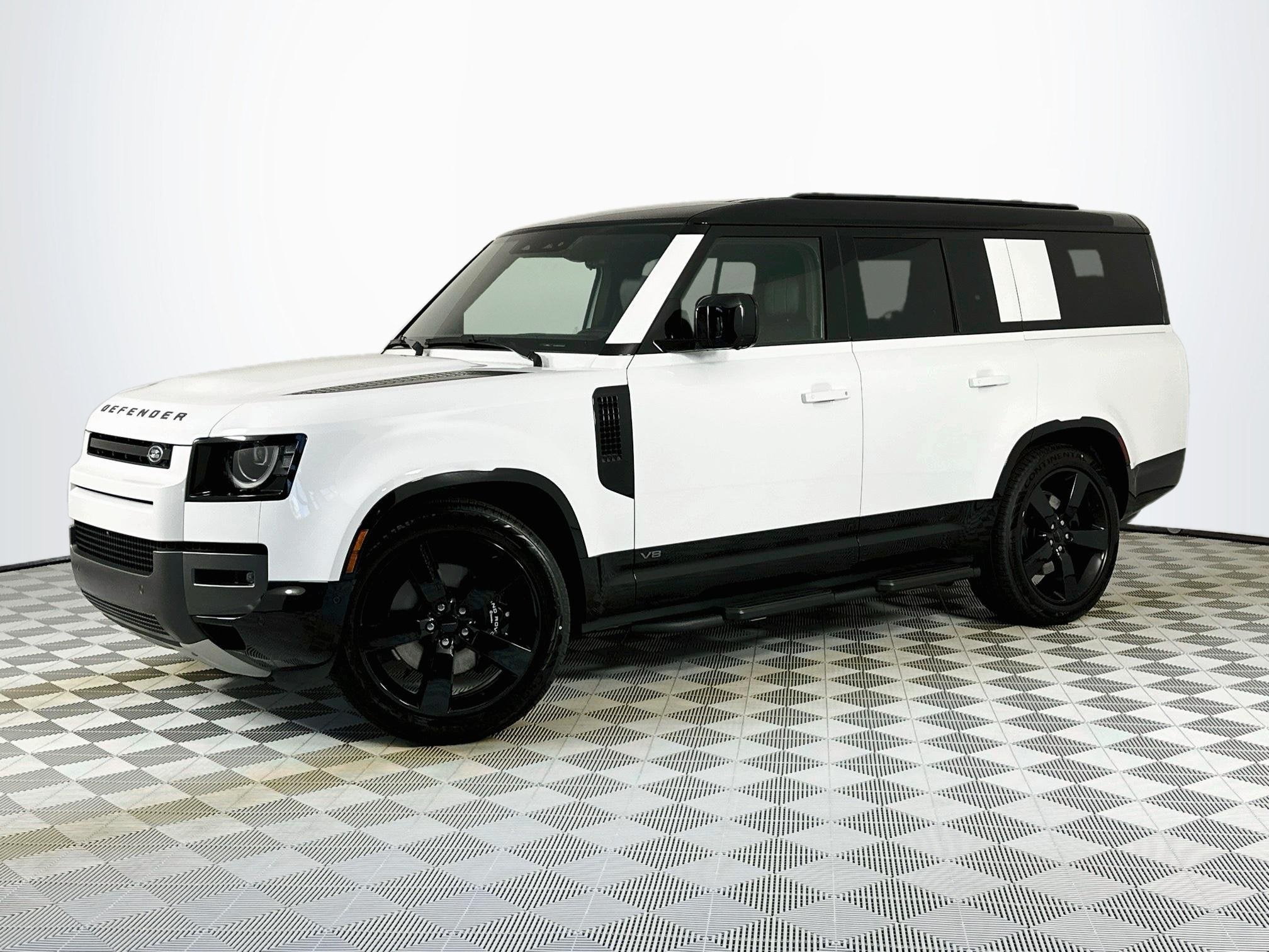 2026 Land Rover Defender 130 V8