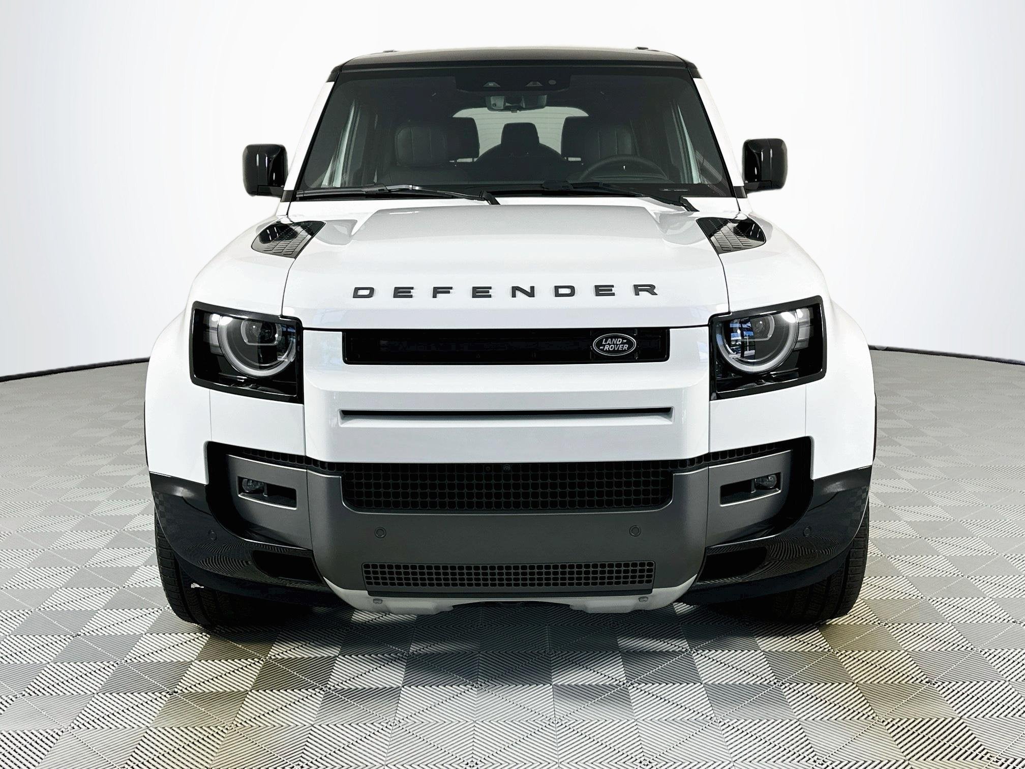 2026 Land Rover Defender 130 V8