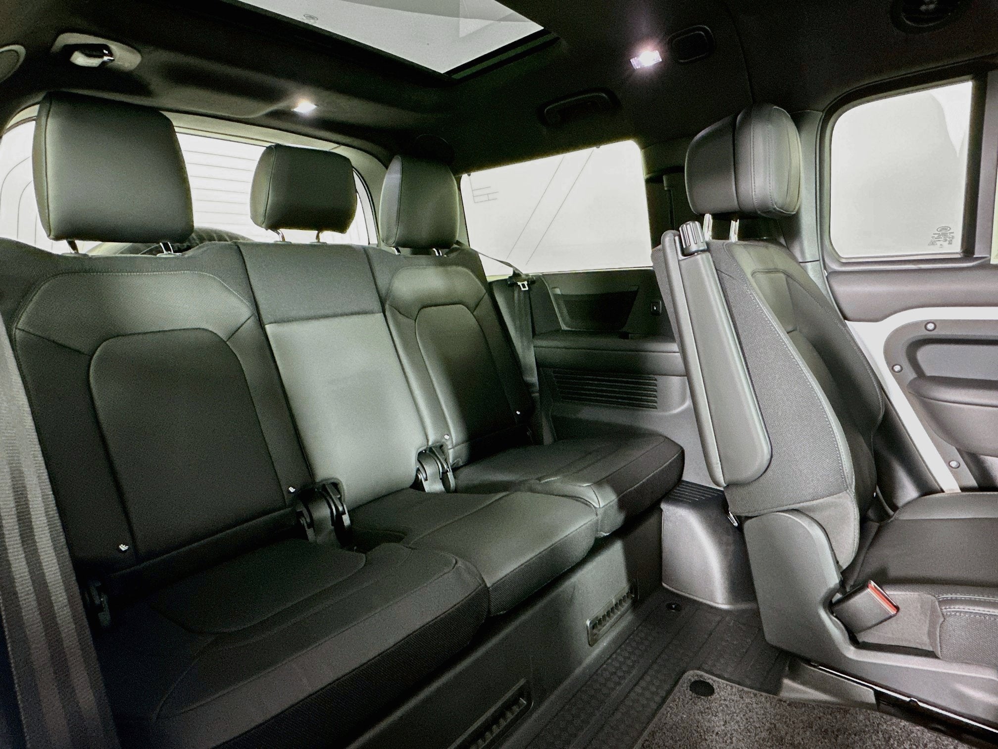 2026 Land Rover Defender 130 V8