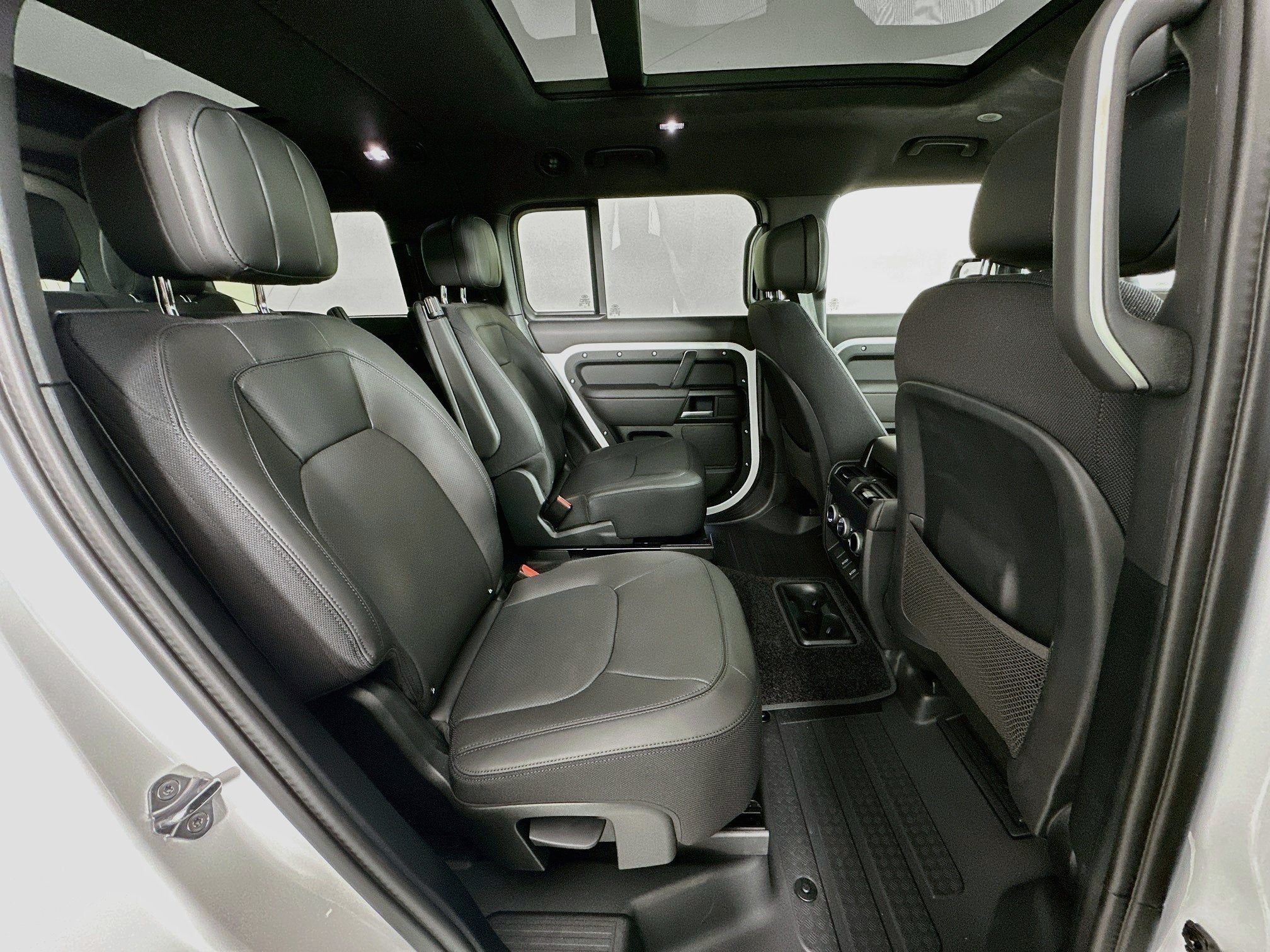 2026 Land Rover Defender 130 V8