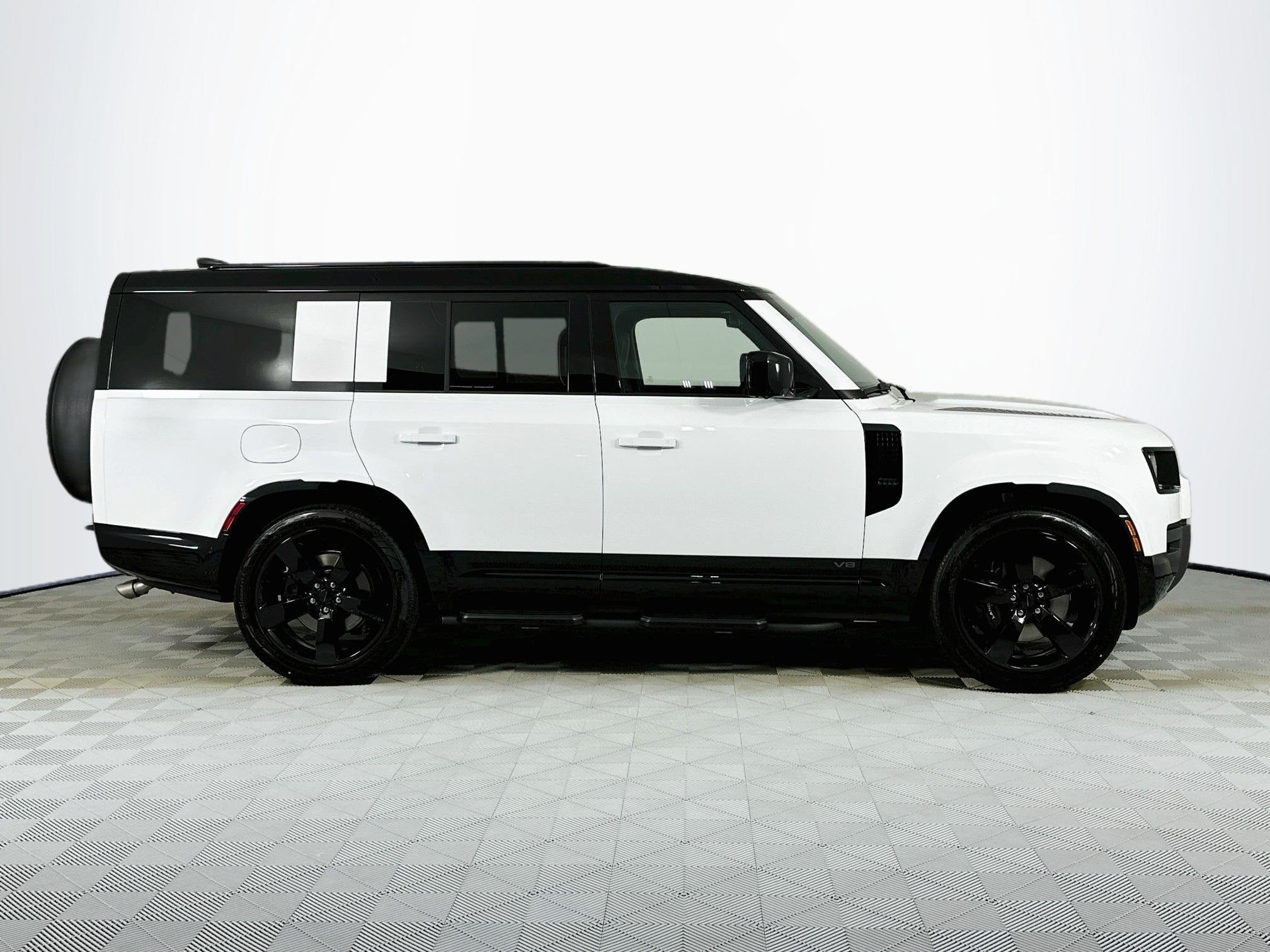 2026 Land Rover Defender 130 V8