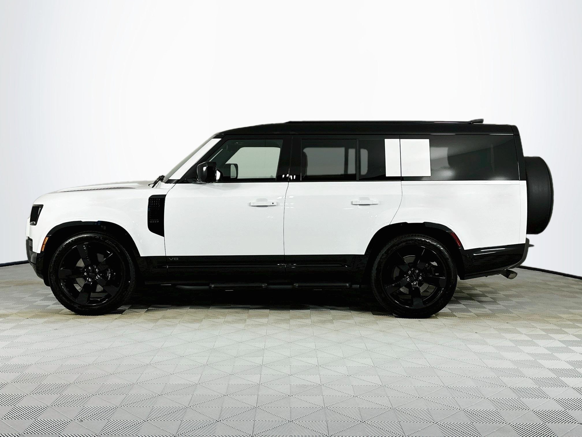 2026 Land Rover Defender 130 V8