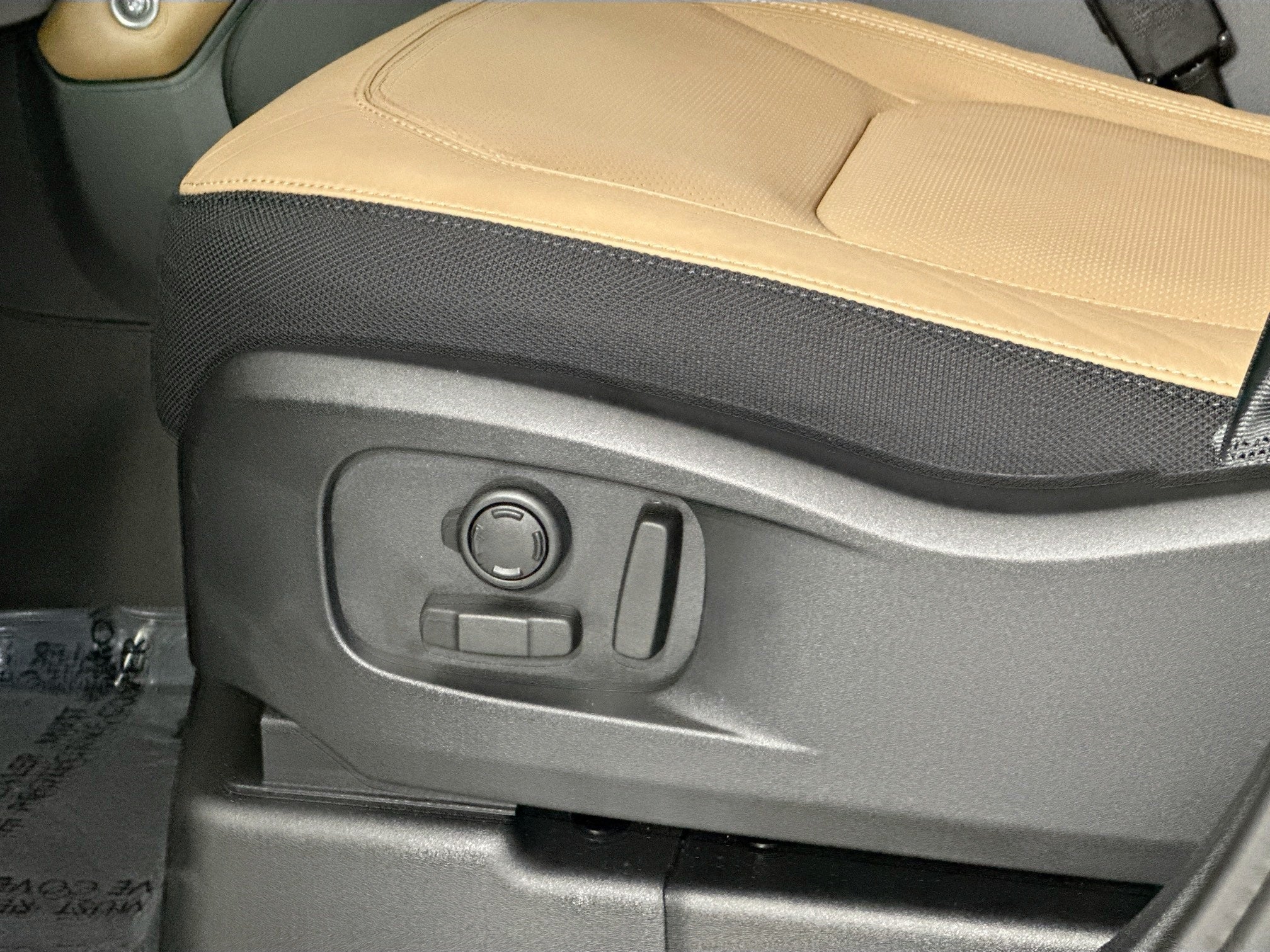 2026 Land Rover Defender 110 Base